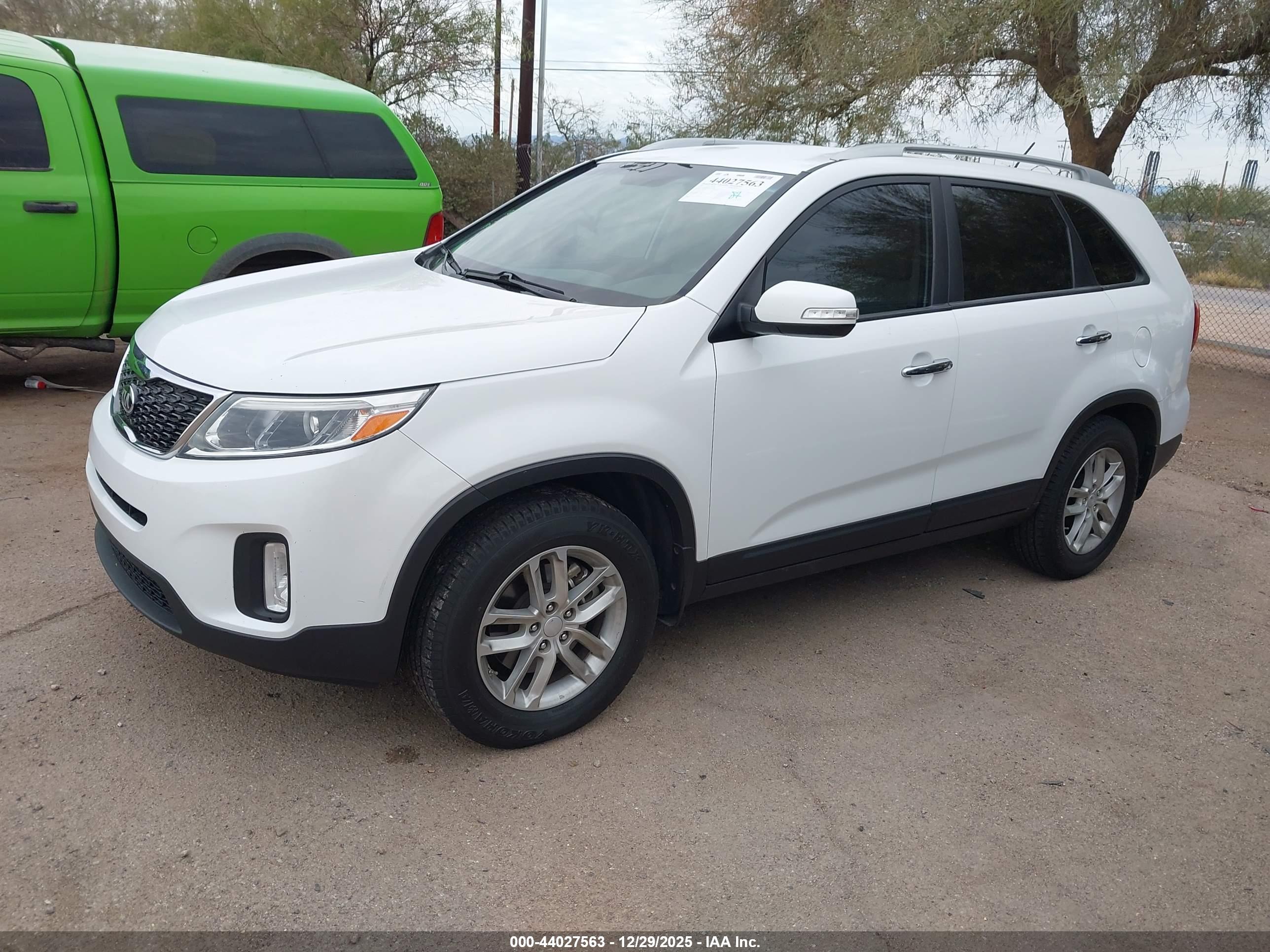 KIA SORENTO image 2