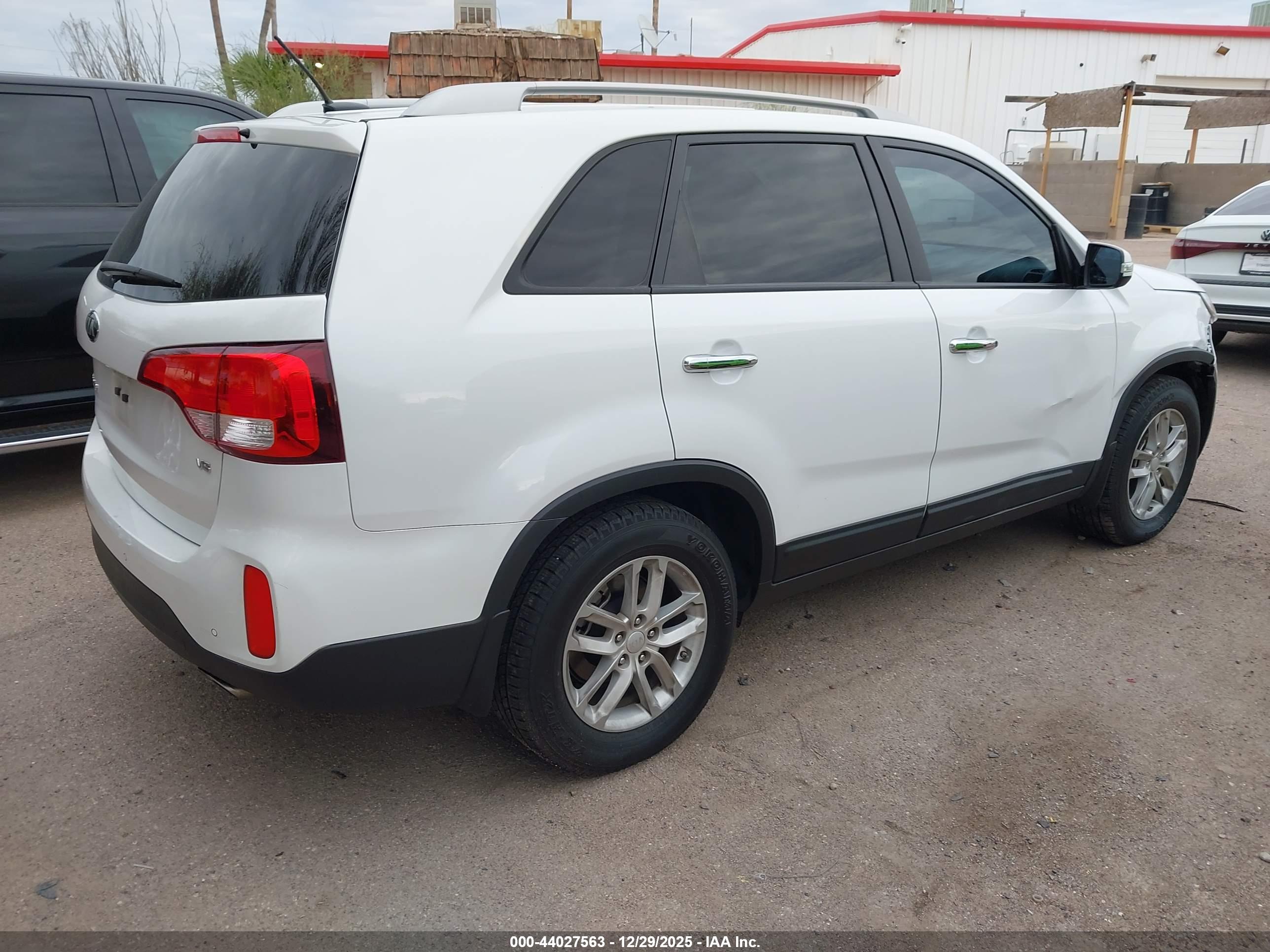 KIA SORENTO image 4