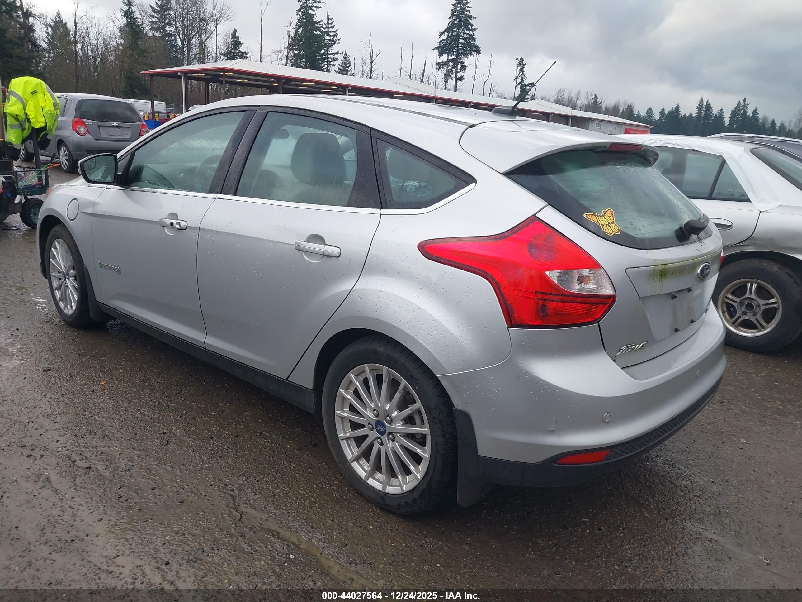 FORD FOCUS image 3