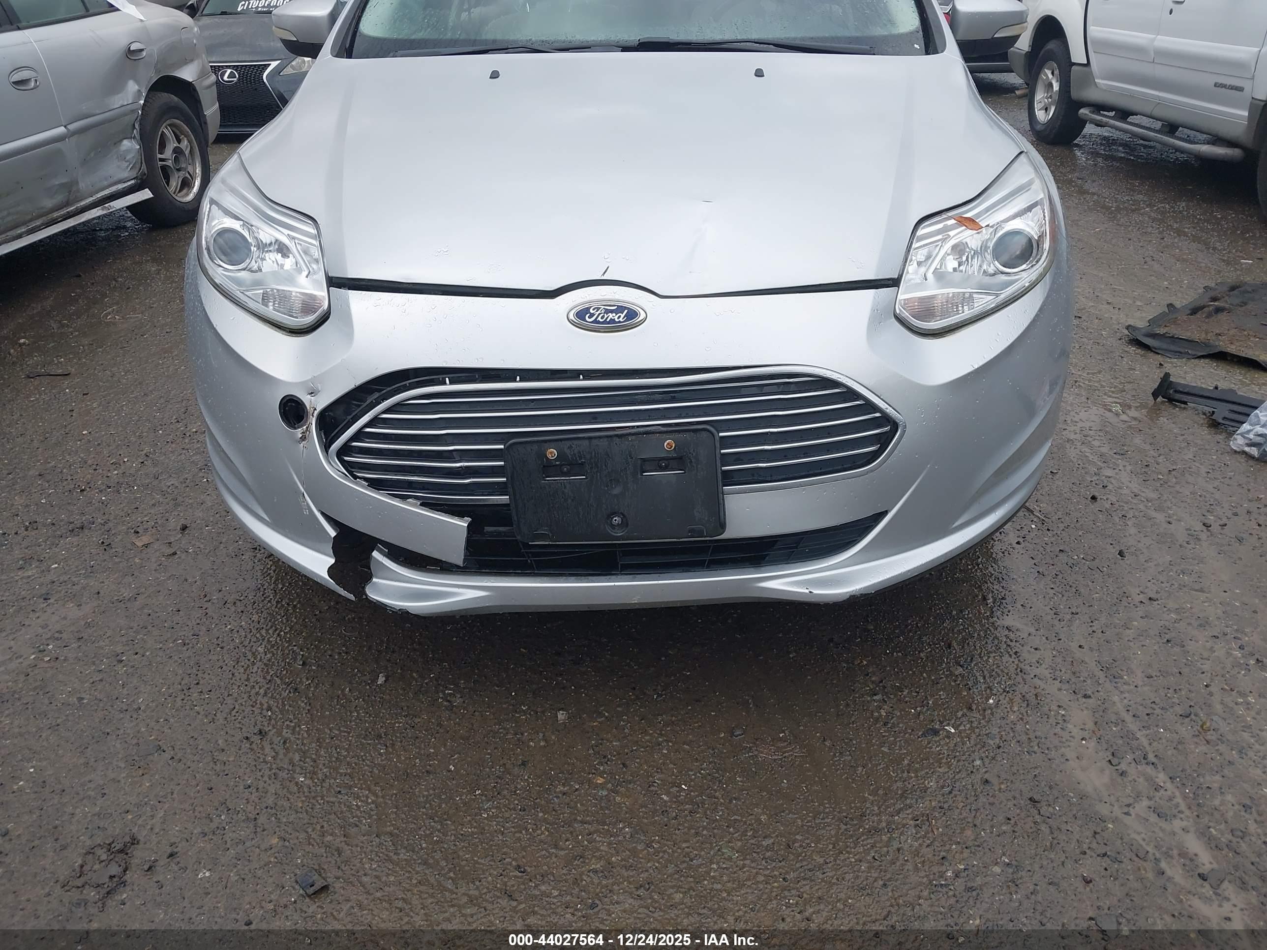 FORD FOCUS image 6