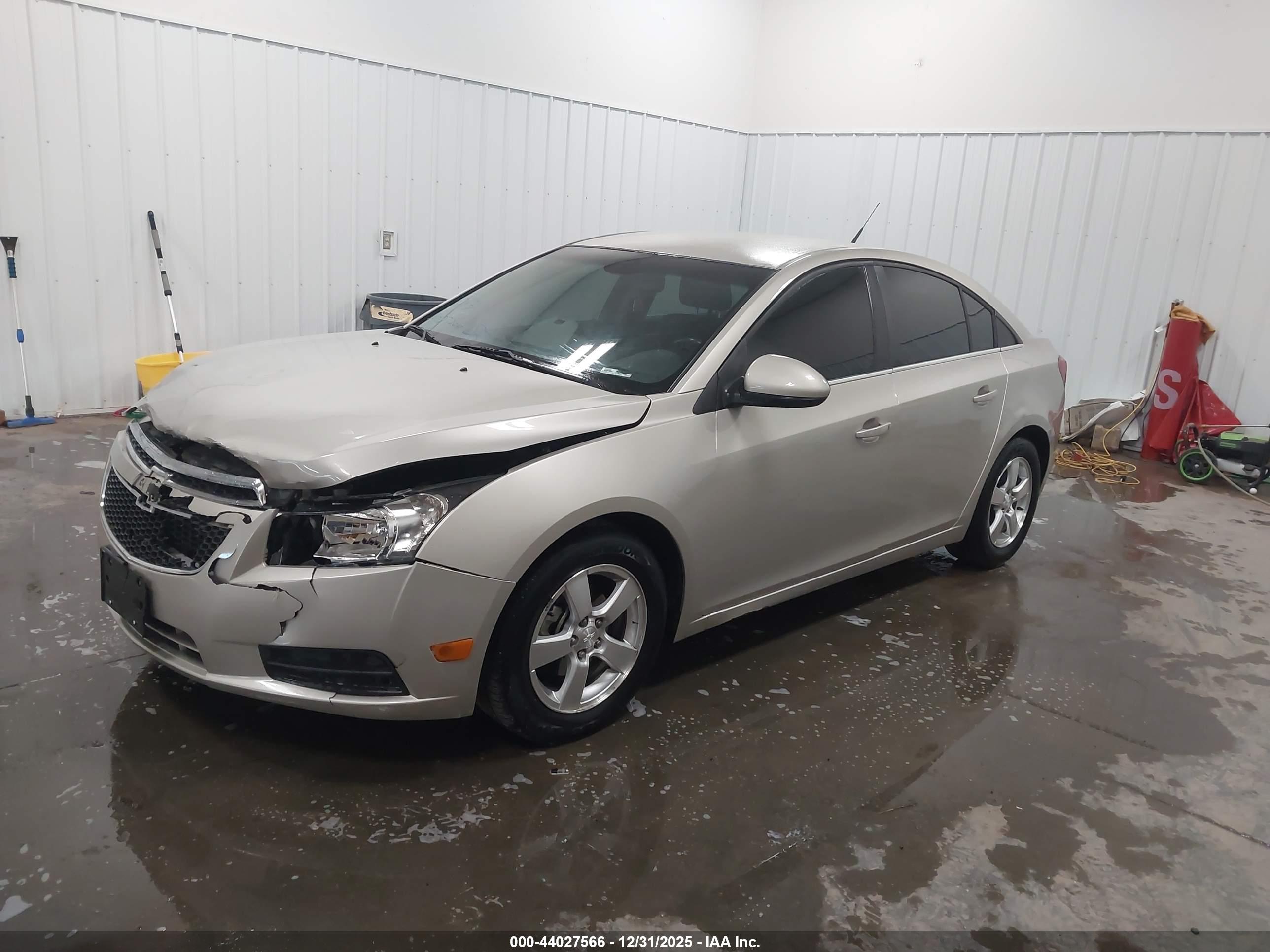 CHEVROLET CRUZE image 2