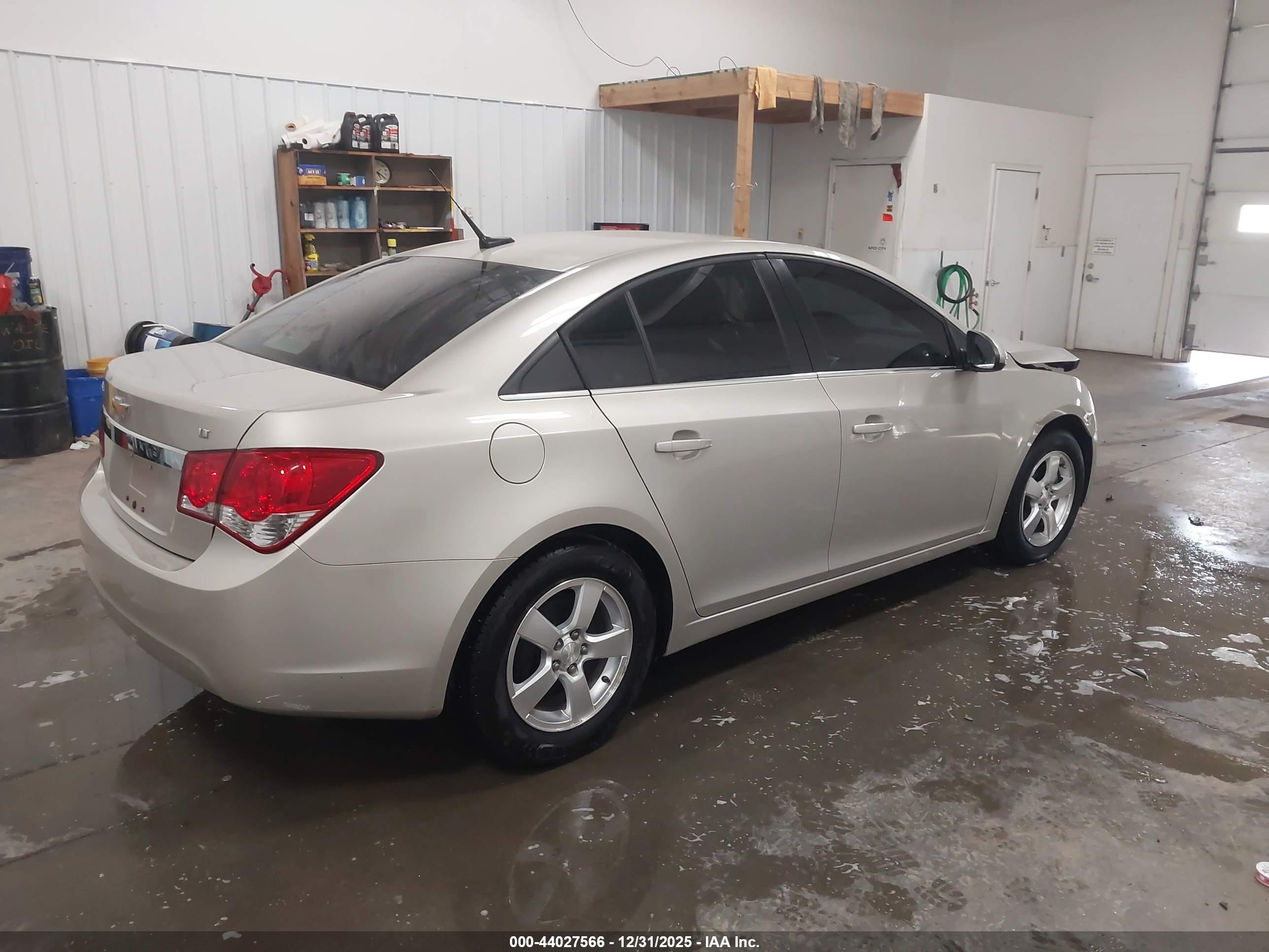 CHEVROLET CRUZE image 4