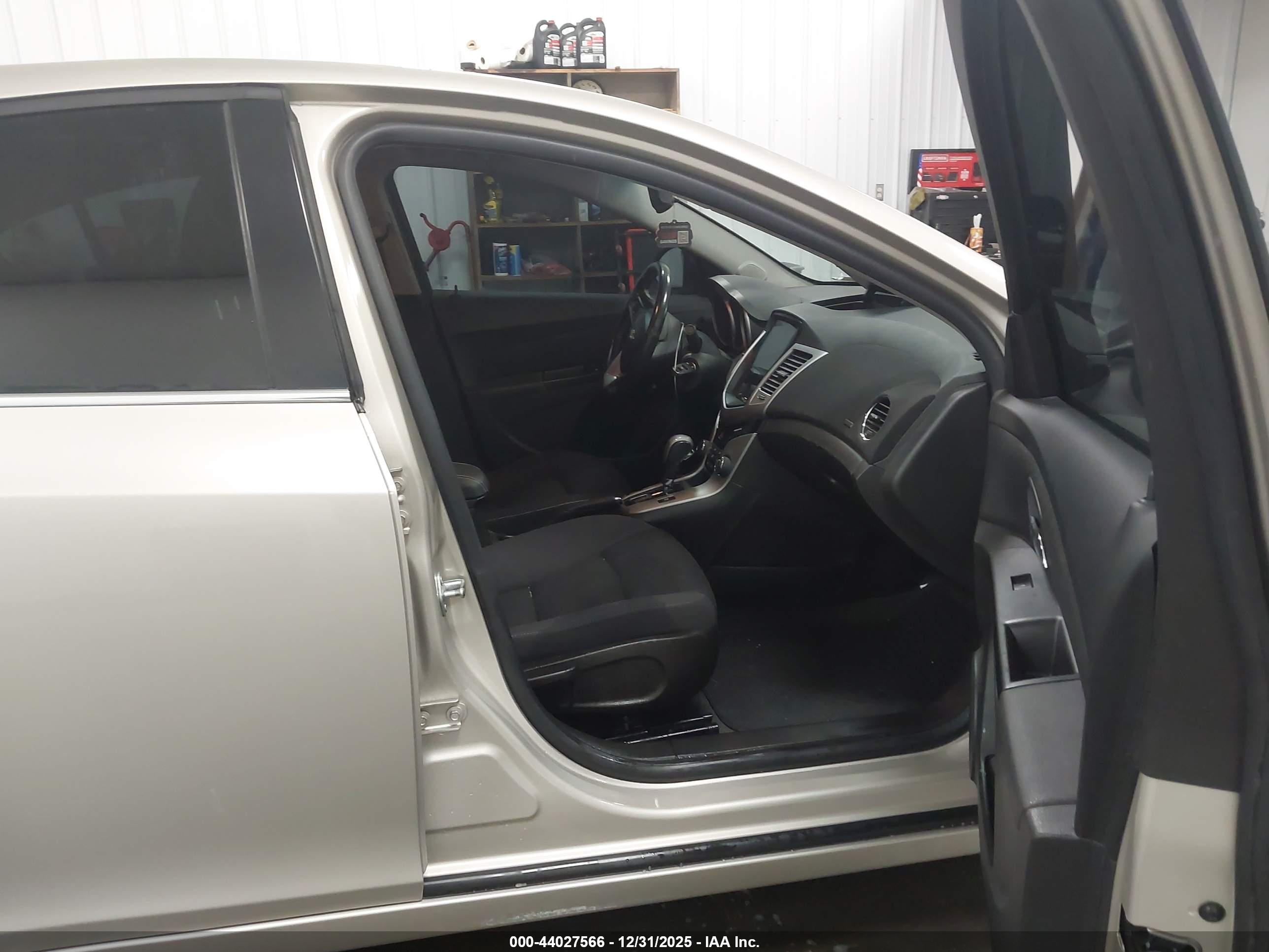 CHEVROLET CRUZE image 5