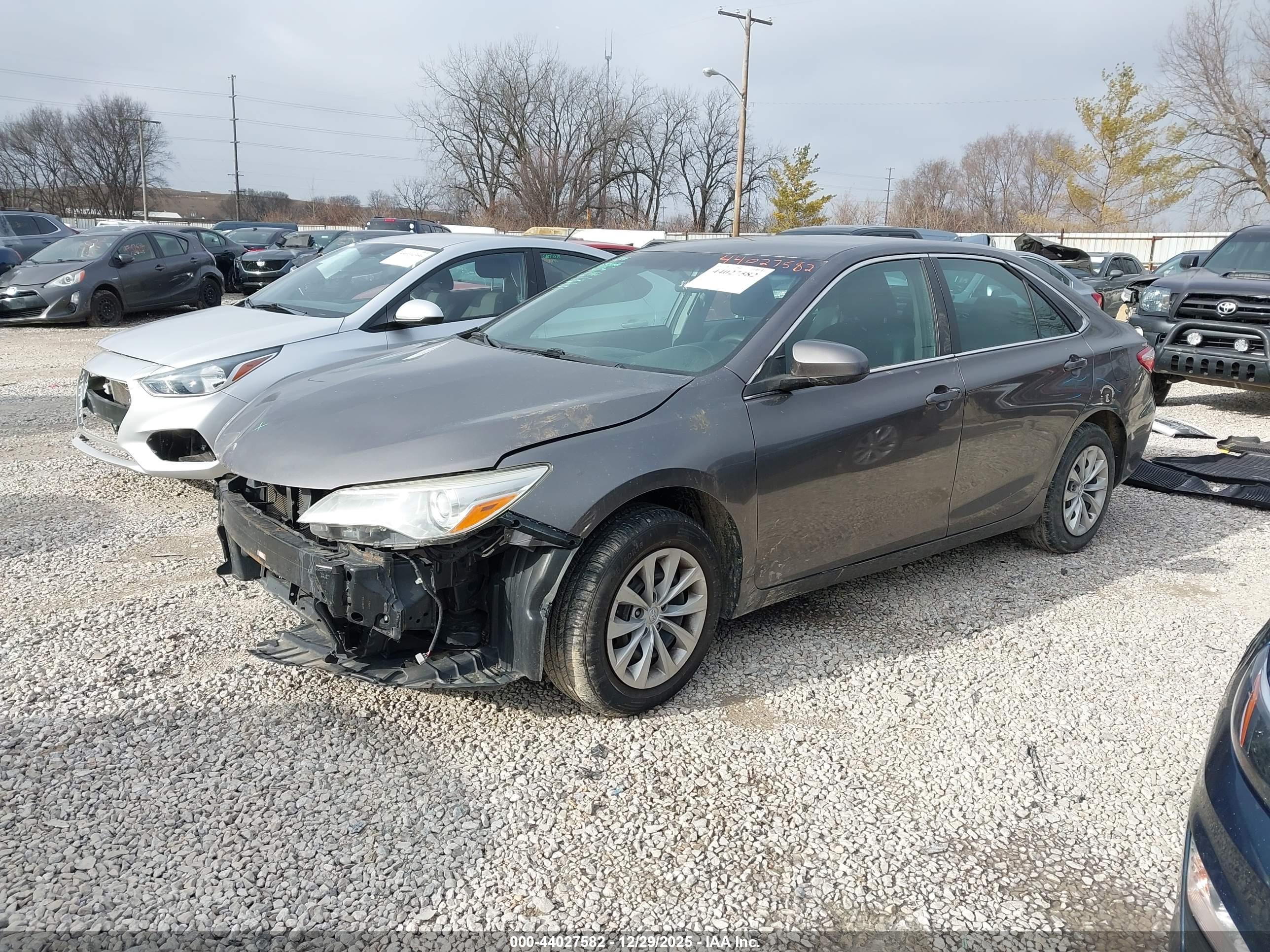 TOYOTA CAMRY image 2