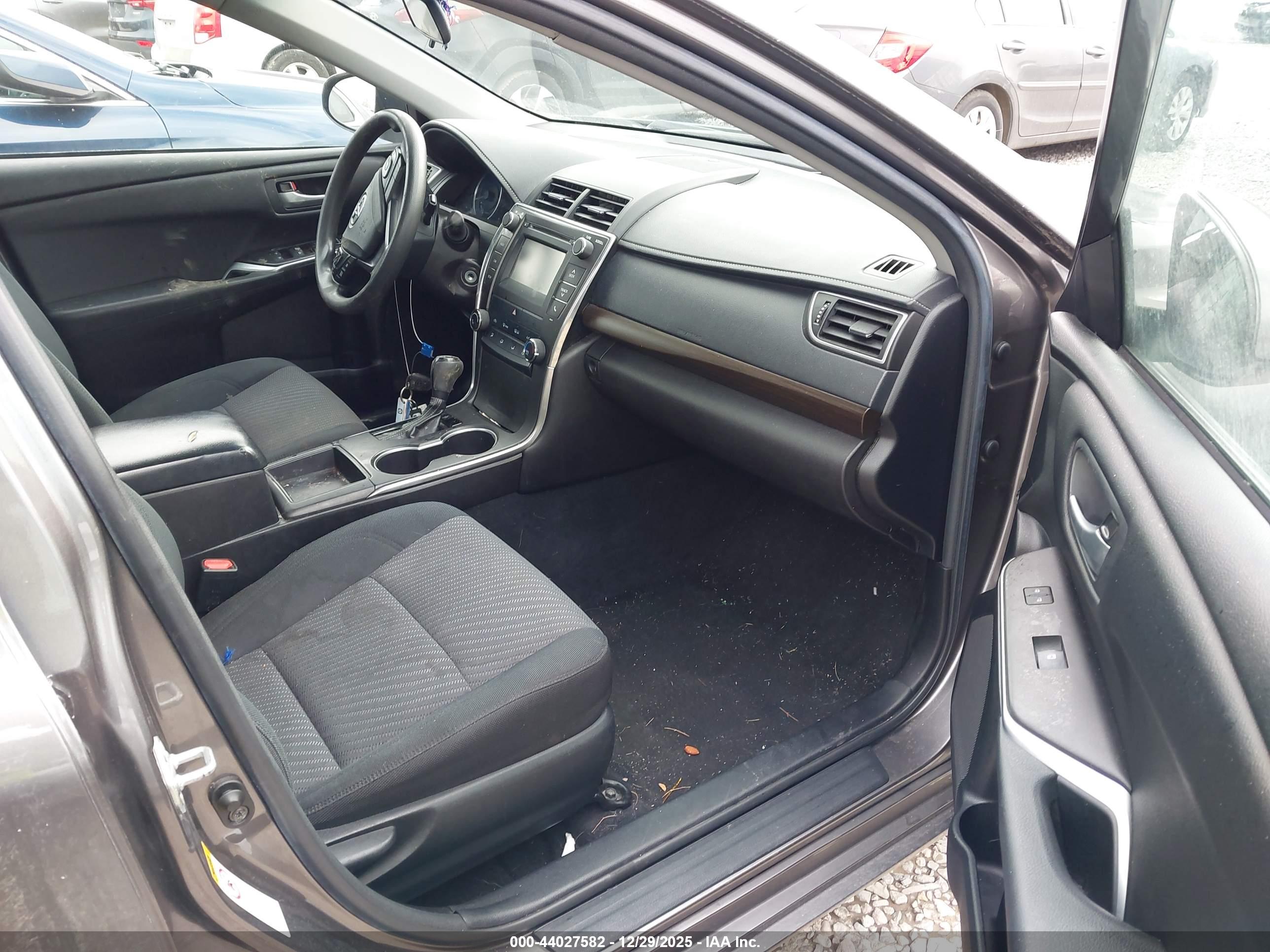 TOYOTA CAMRY image 5