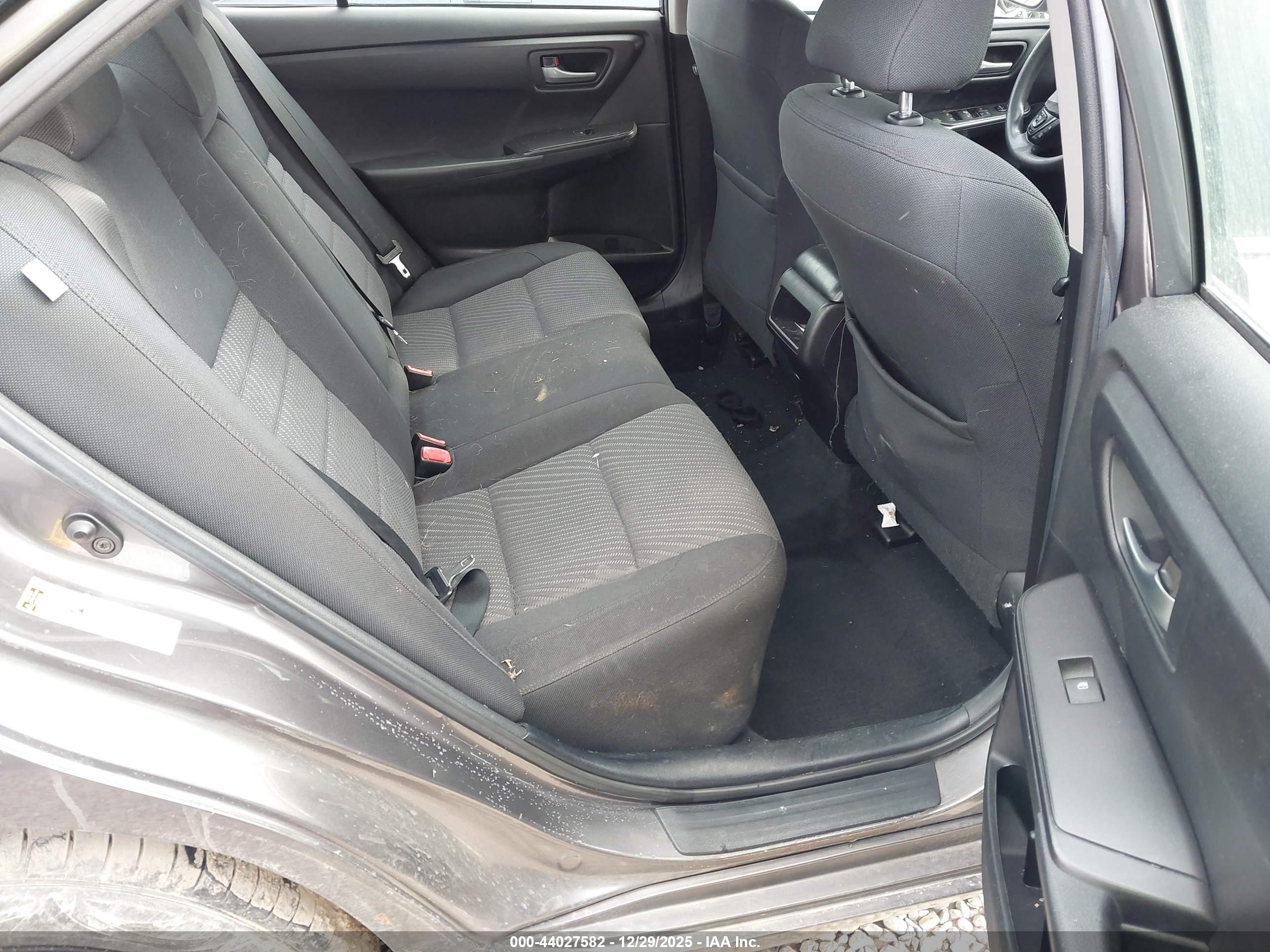 TOYOTA CAMRY image 8