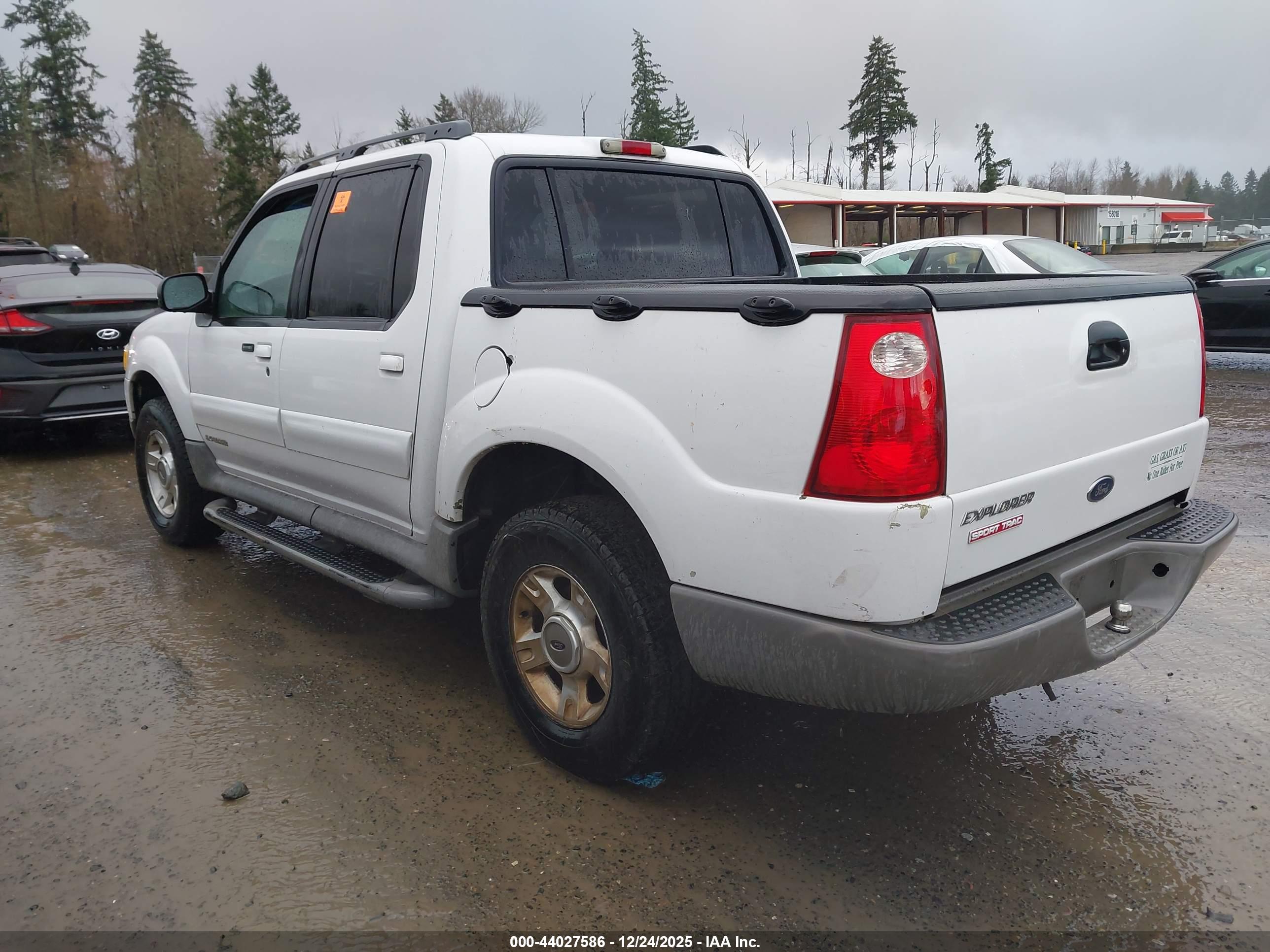 FORD EXPLORER image 3