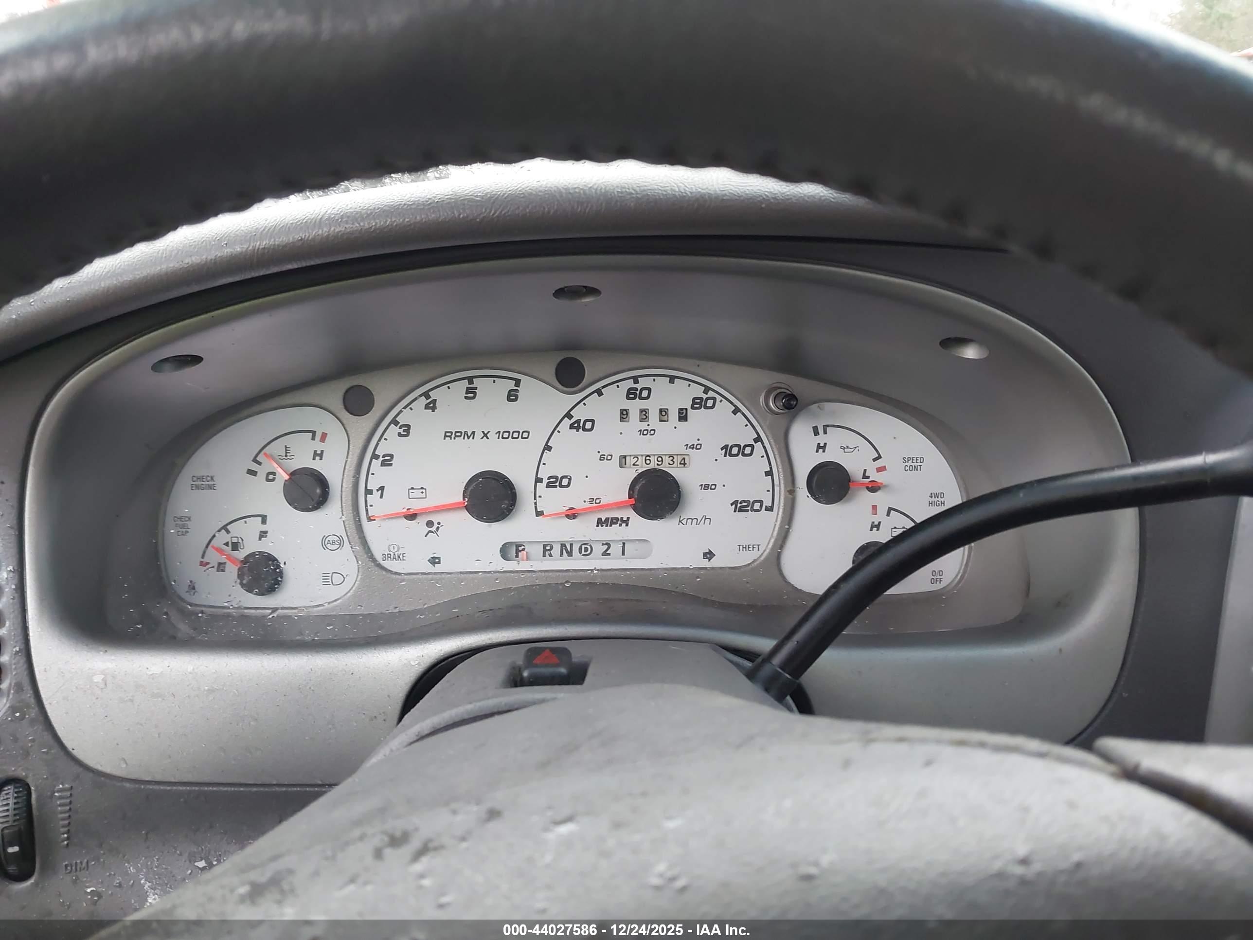 FORD EXPLORER image 7