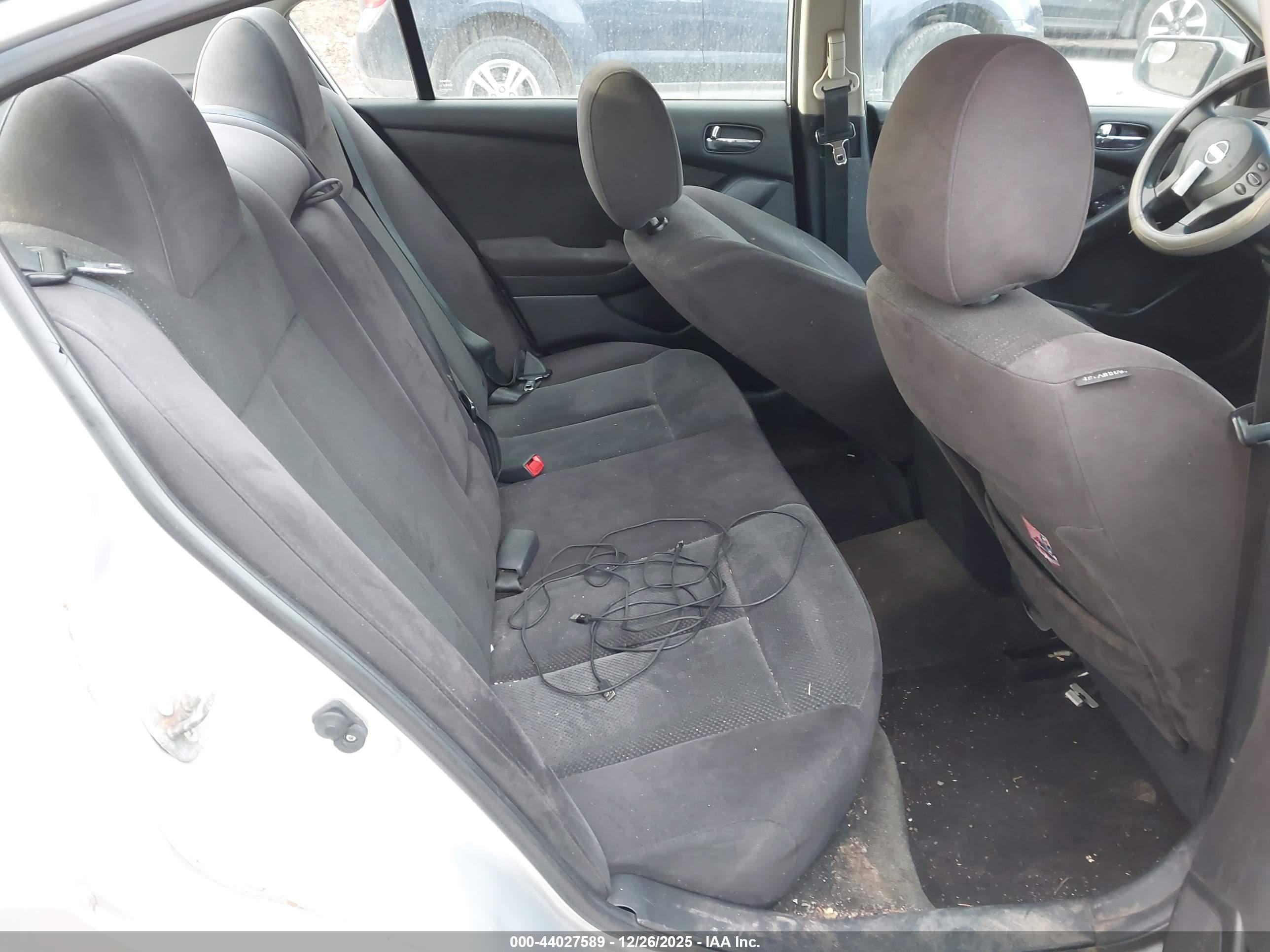 NISSAN ALTIMA image 8