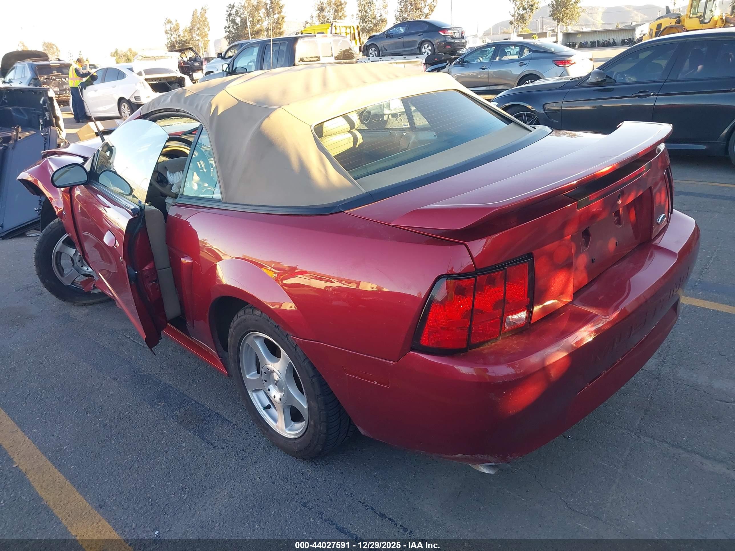 FORD MUSTANG image 3