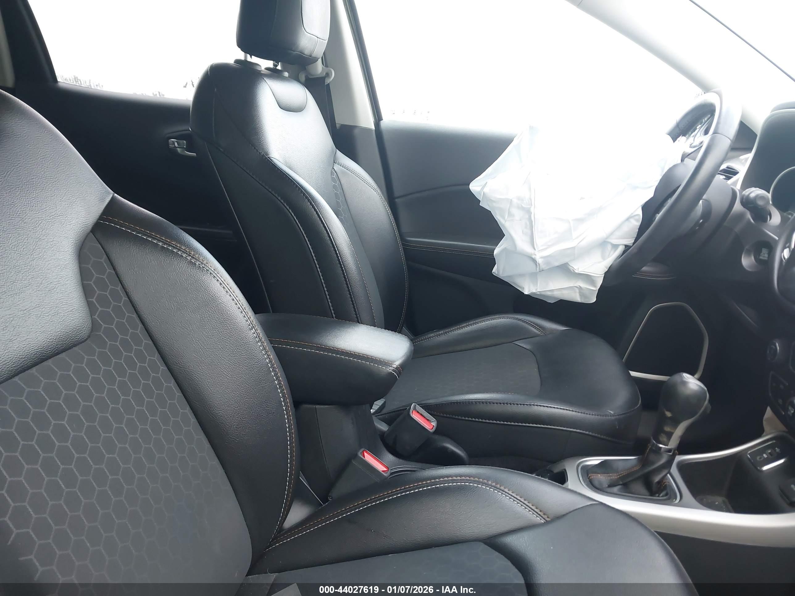 JEEP COMPASS image 5