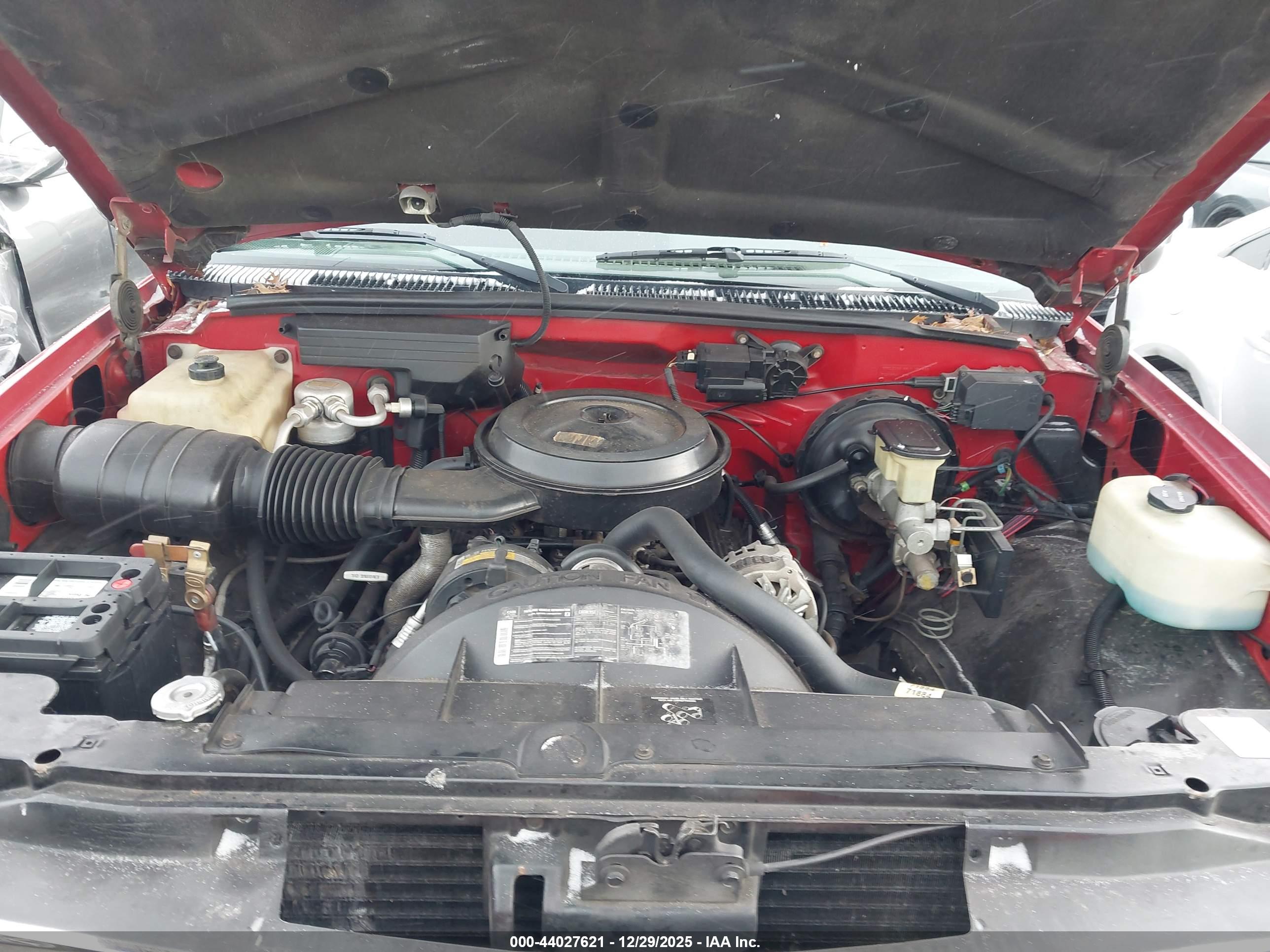 CHEVROLET GMT-400 image 10