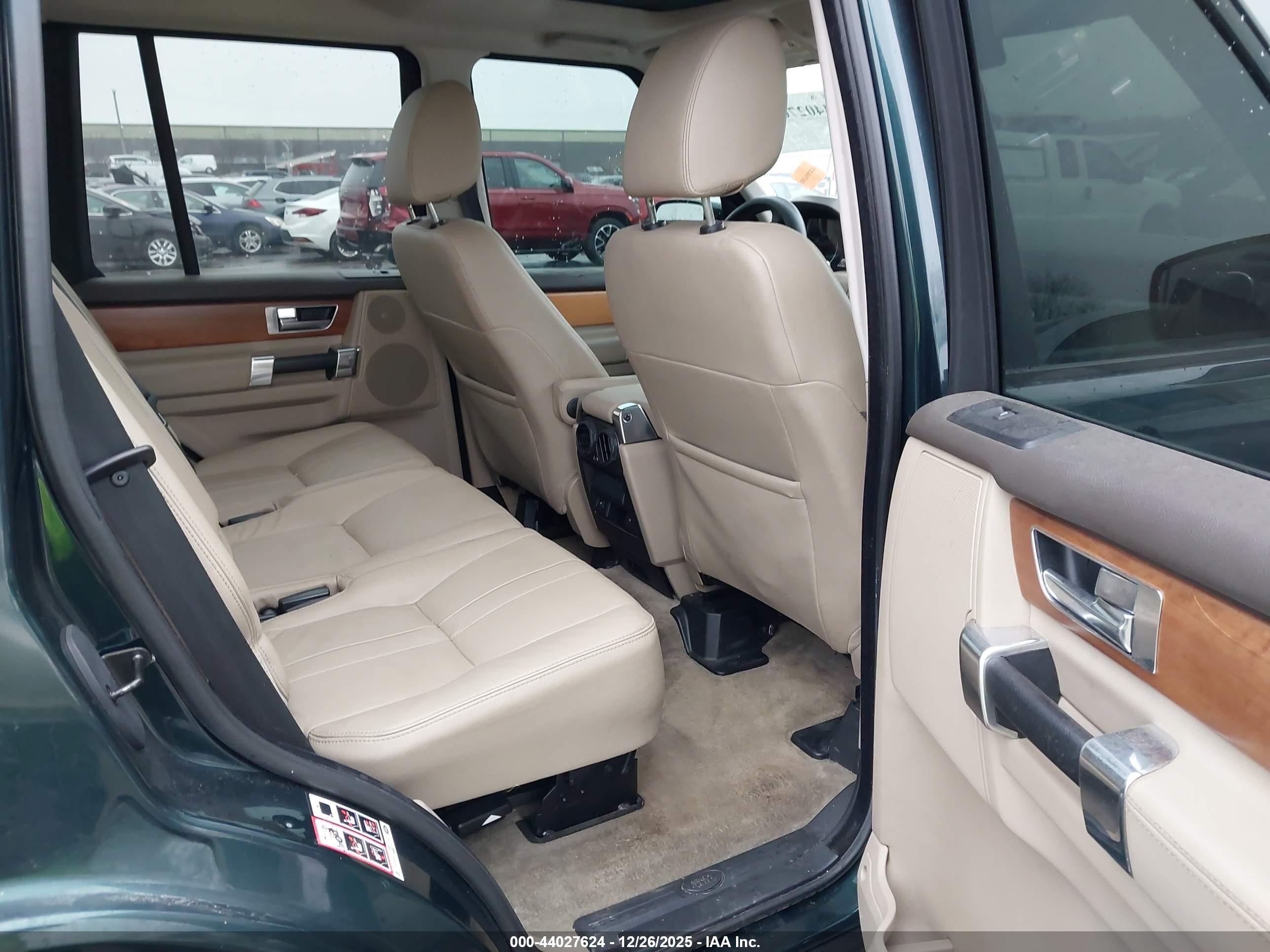 LAND ROVER image 8