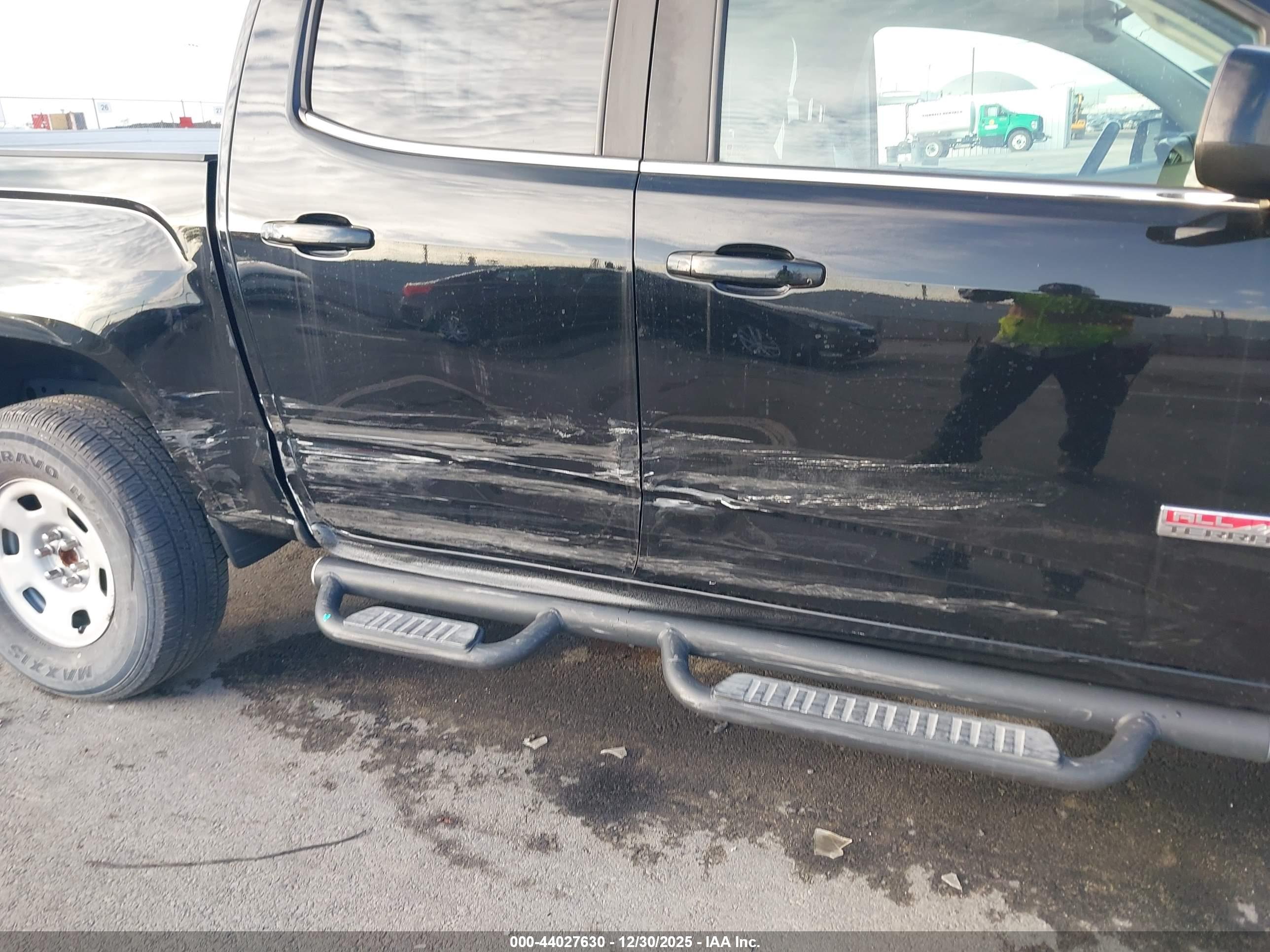 GMC CANYON image 6