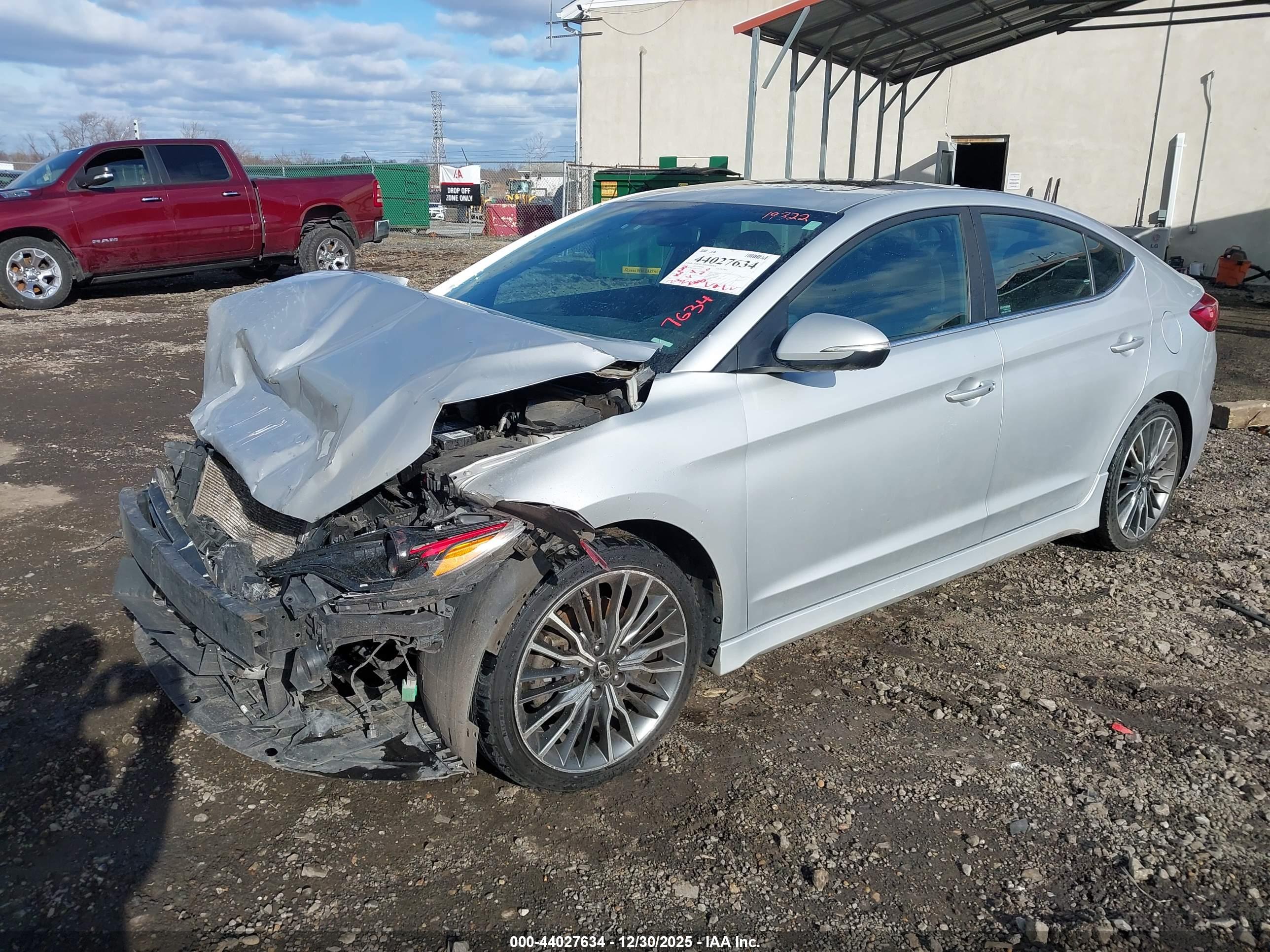 HYUNDAI ELANTRA image 2