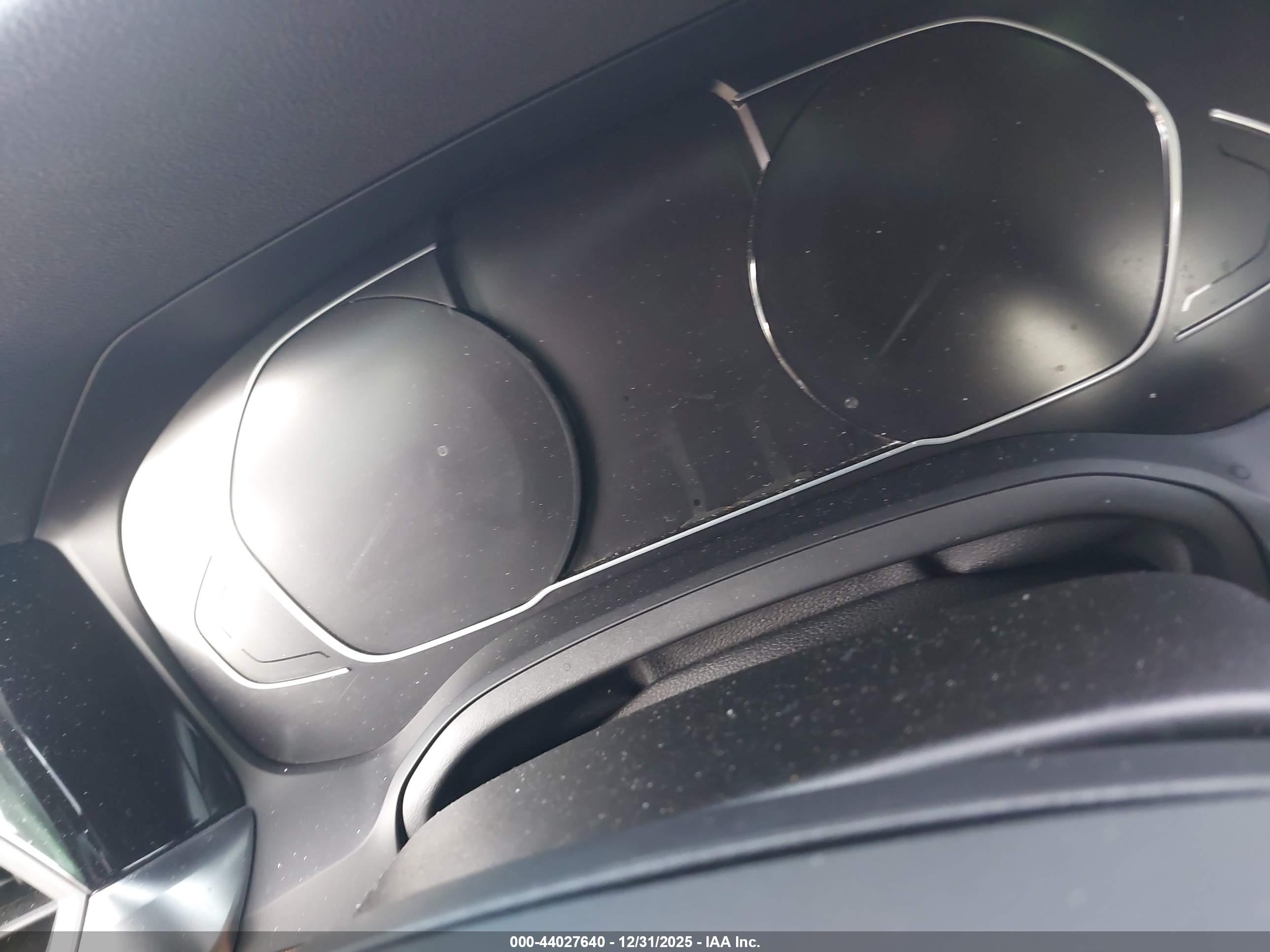 BMW 330I image 7