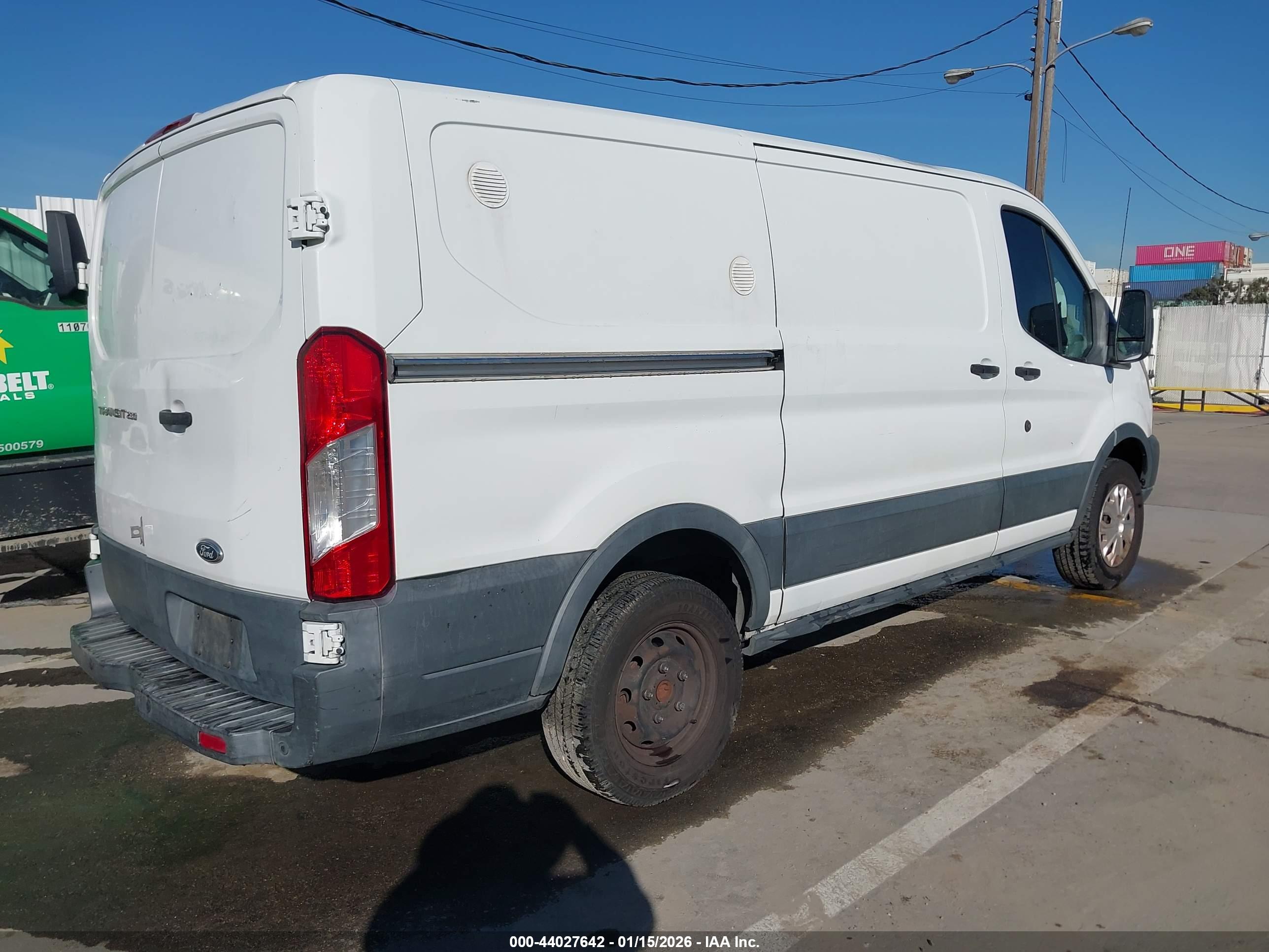FORD TRANSIT-250 image 4