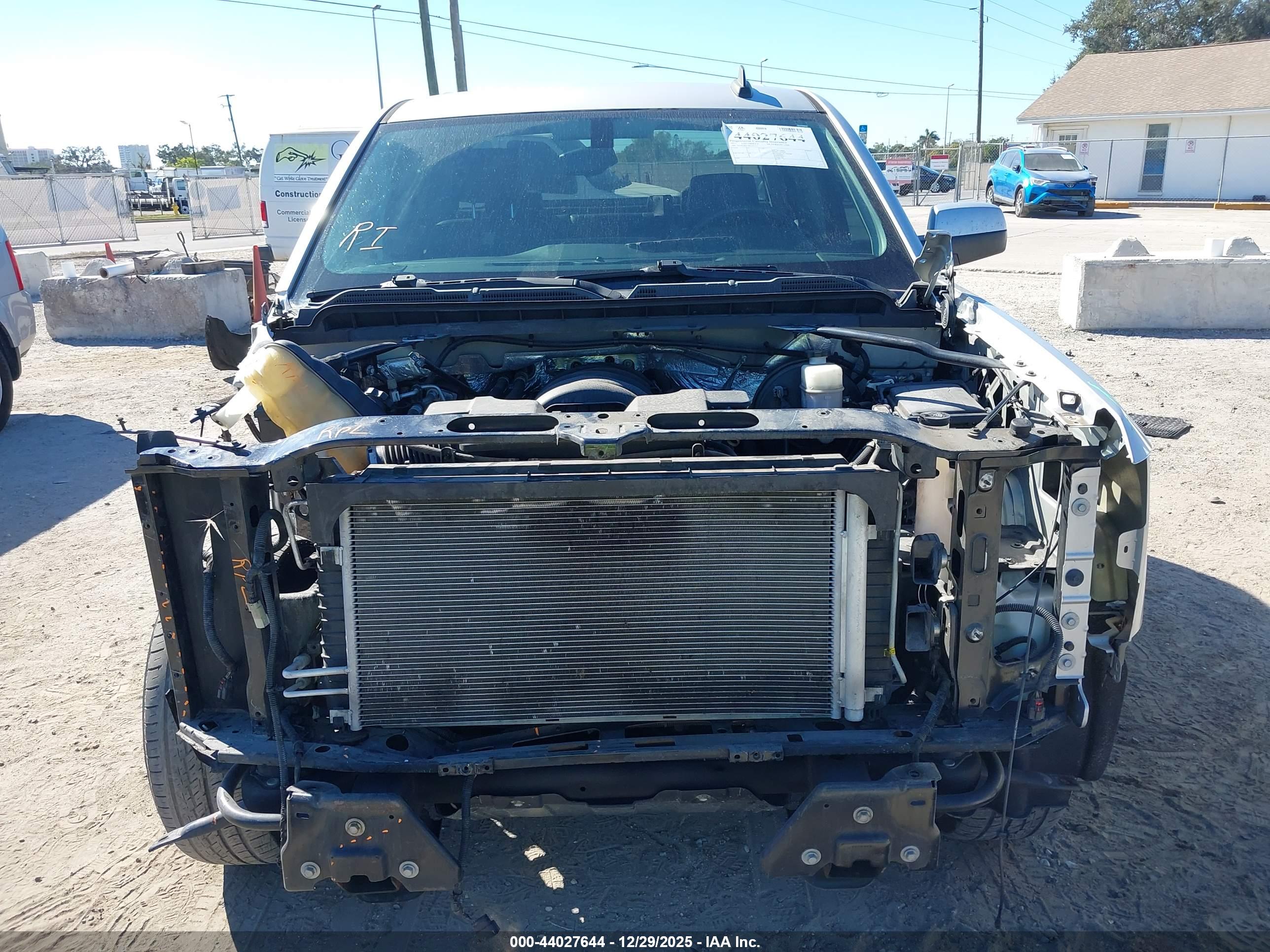CHEVROLET SILVERADO image 6