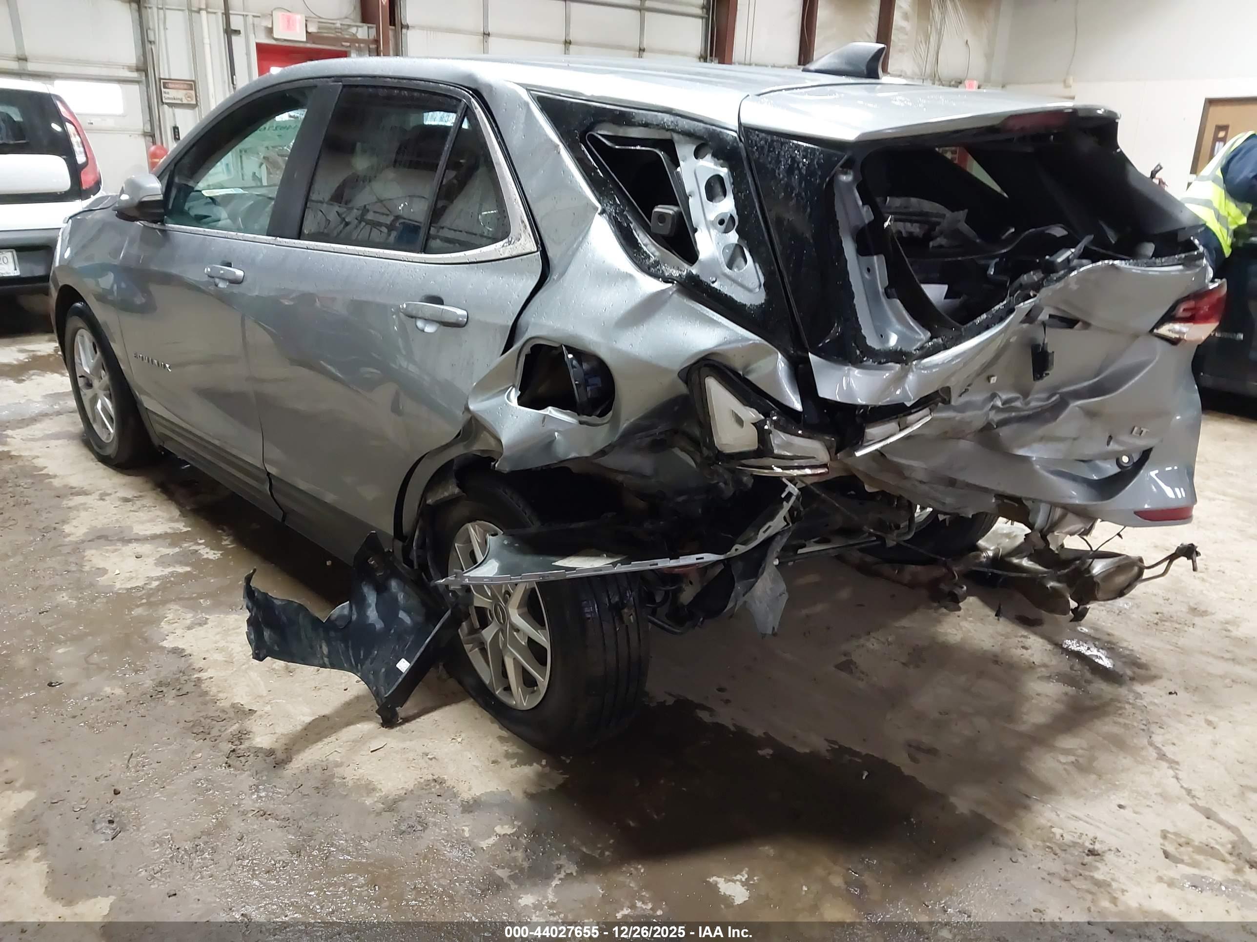 CHEVROLET EQUINOX image 3