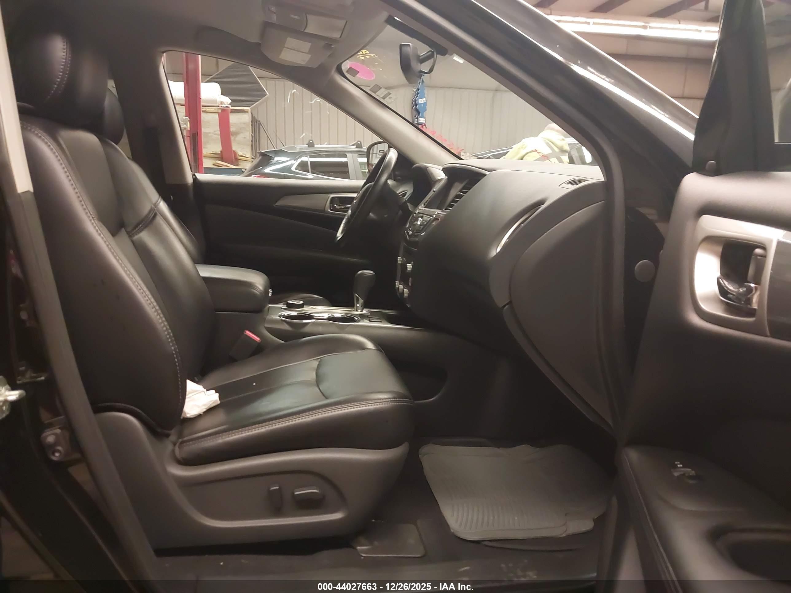 NISSAN PATHFINDER image 5