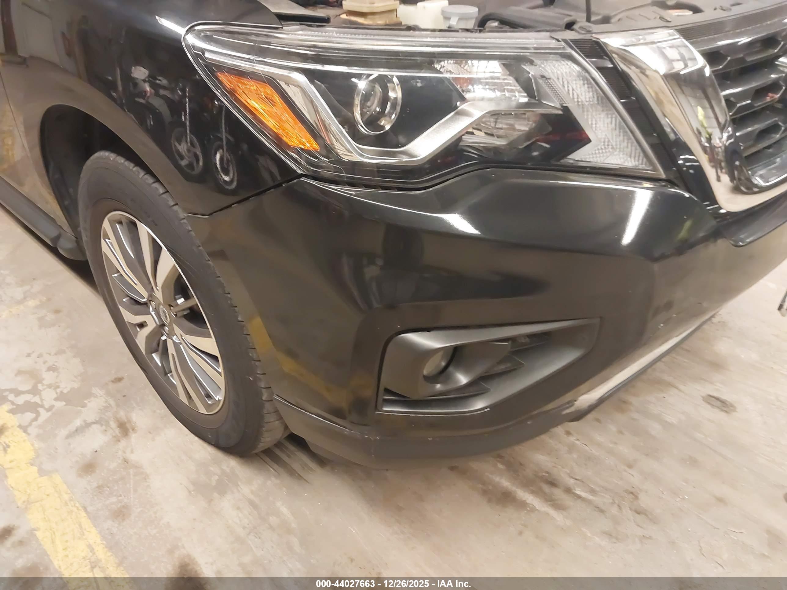 NISSAN PATHFINDER image 6