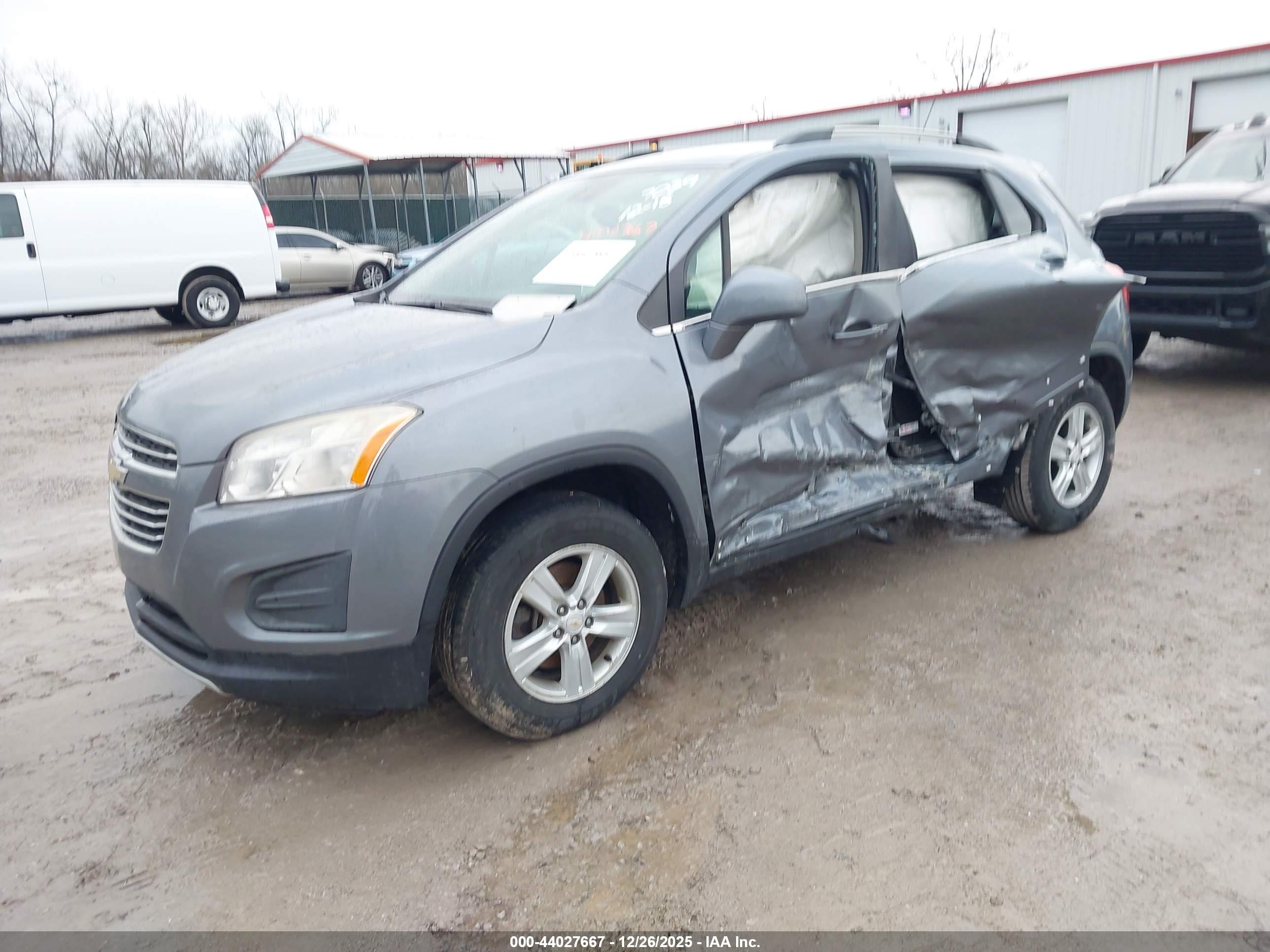 CHEVROLET TRAX image 2