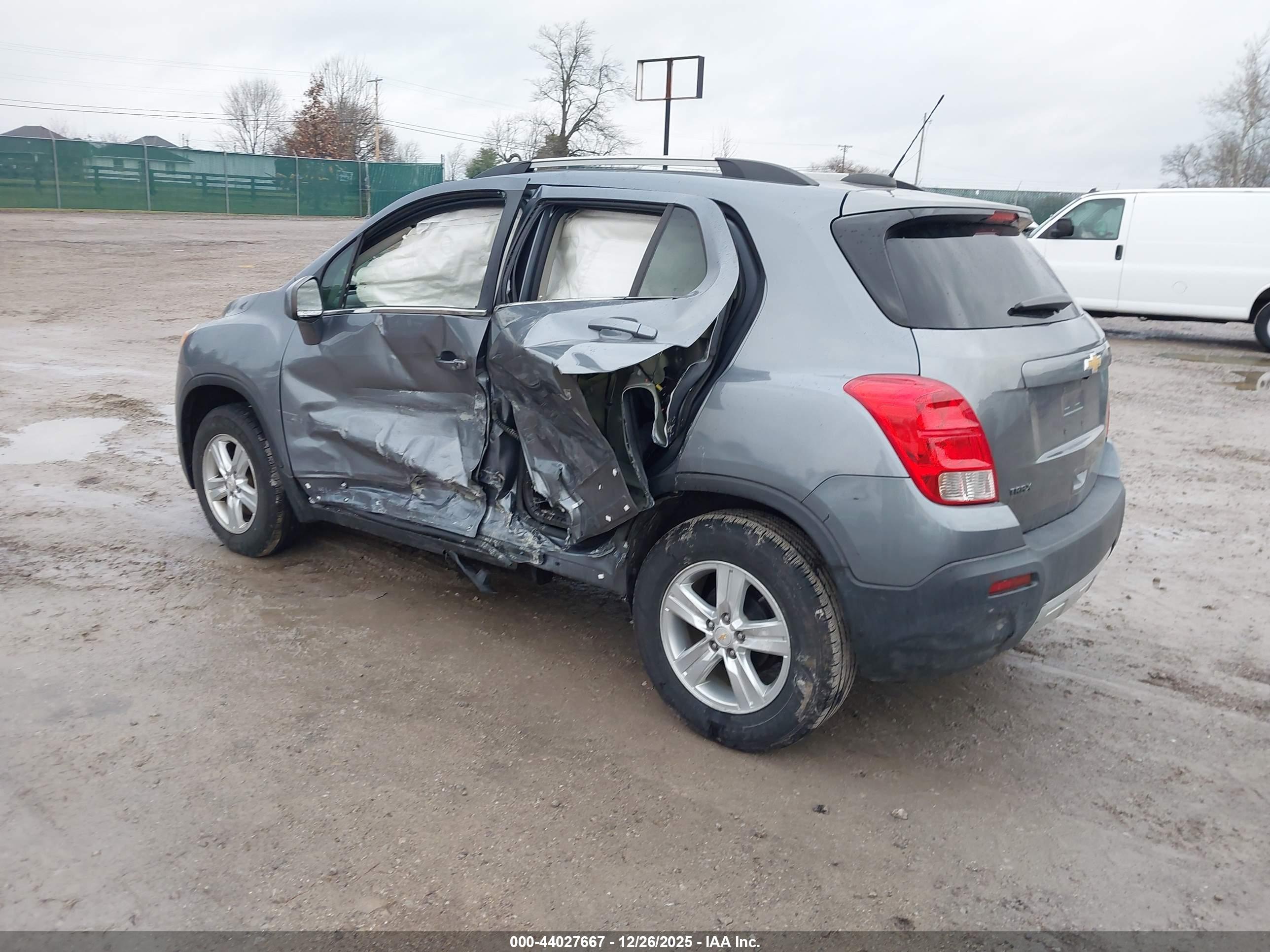 CHEVROLET TRAX image 3