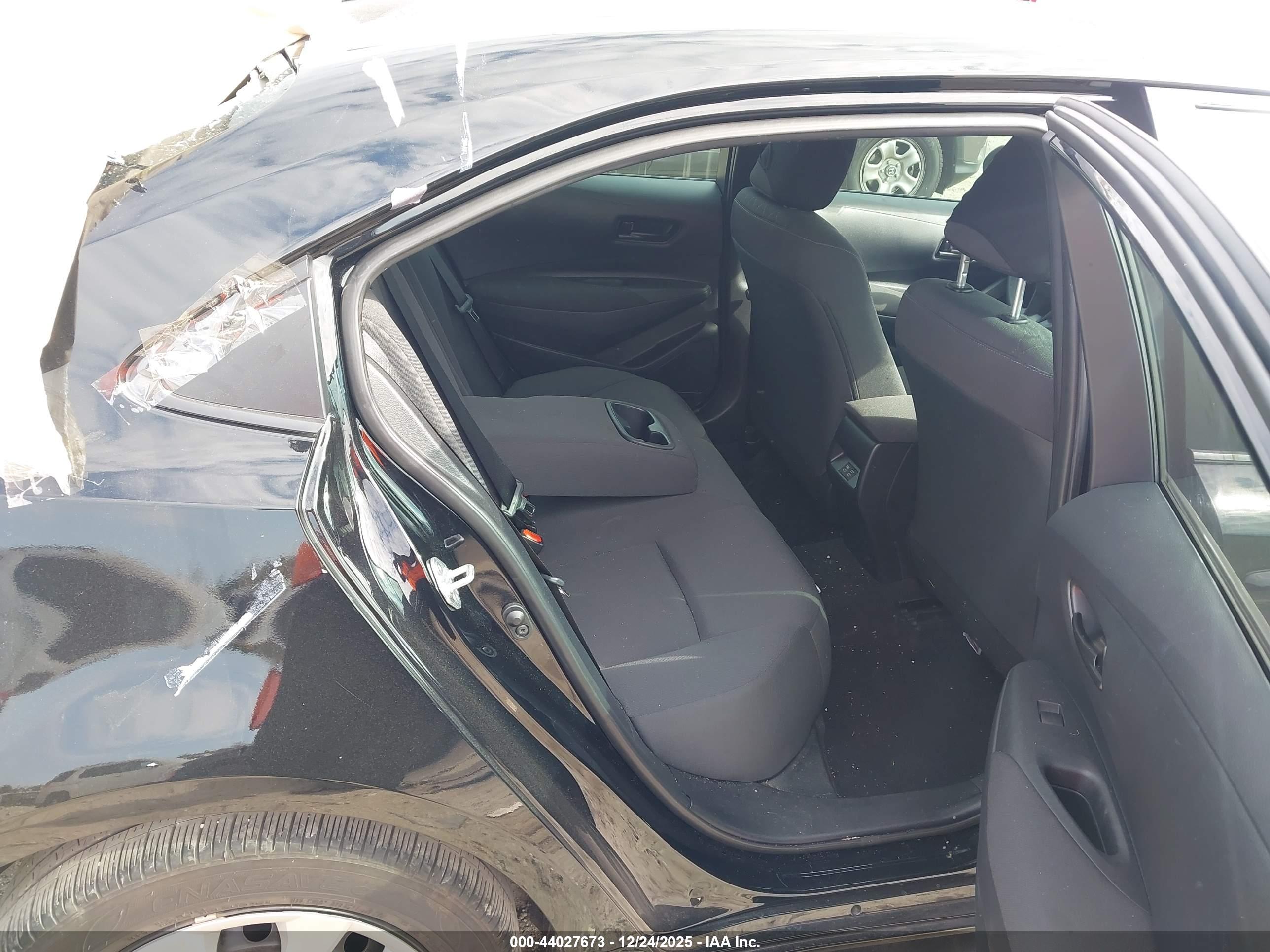 TOYOTA COROLLA image 8
