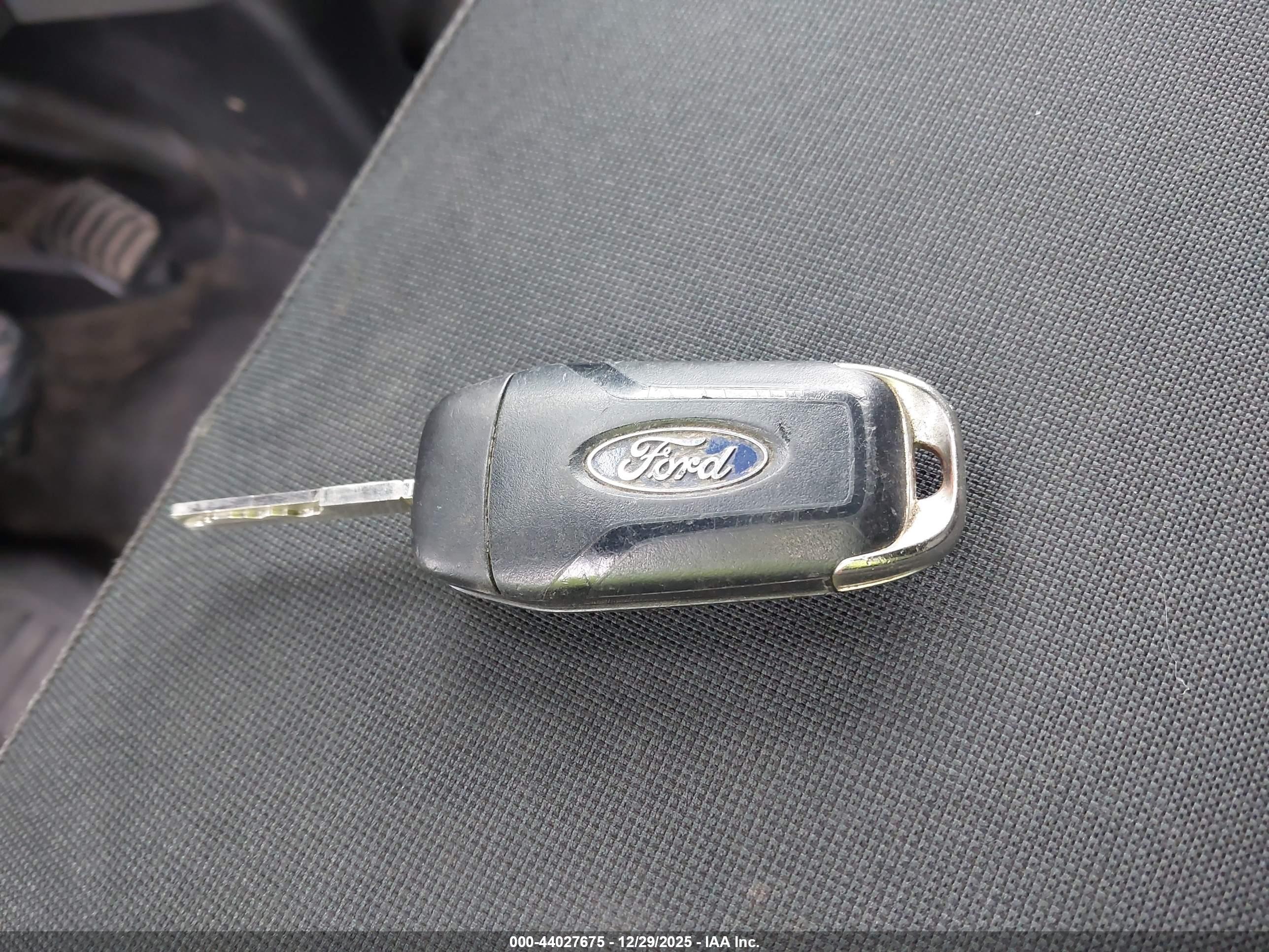 FORD TRANSIT-250 image 11