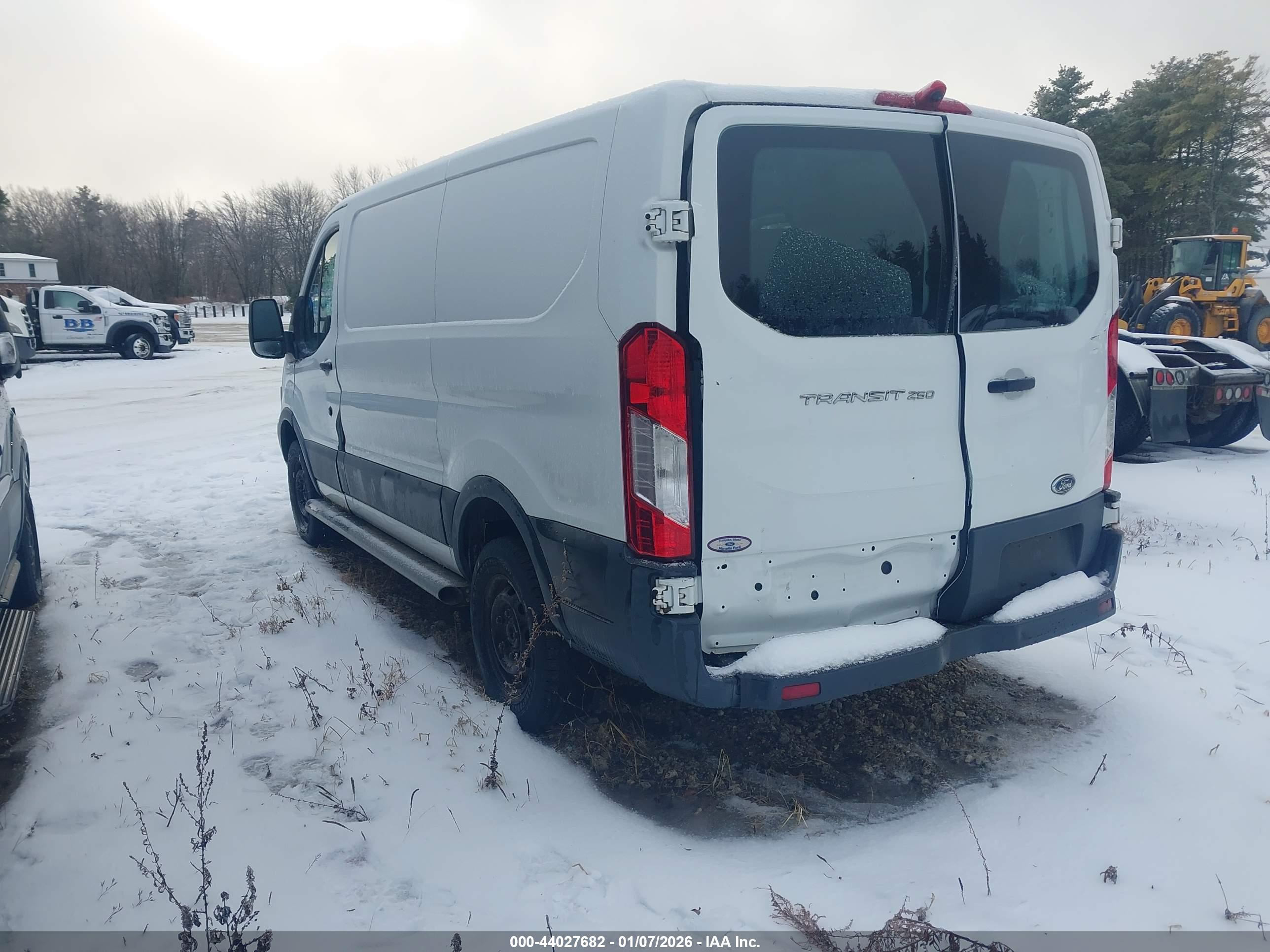 FORD TRANSIT-250 image 3
