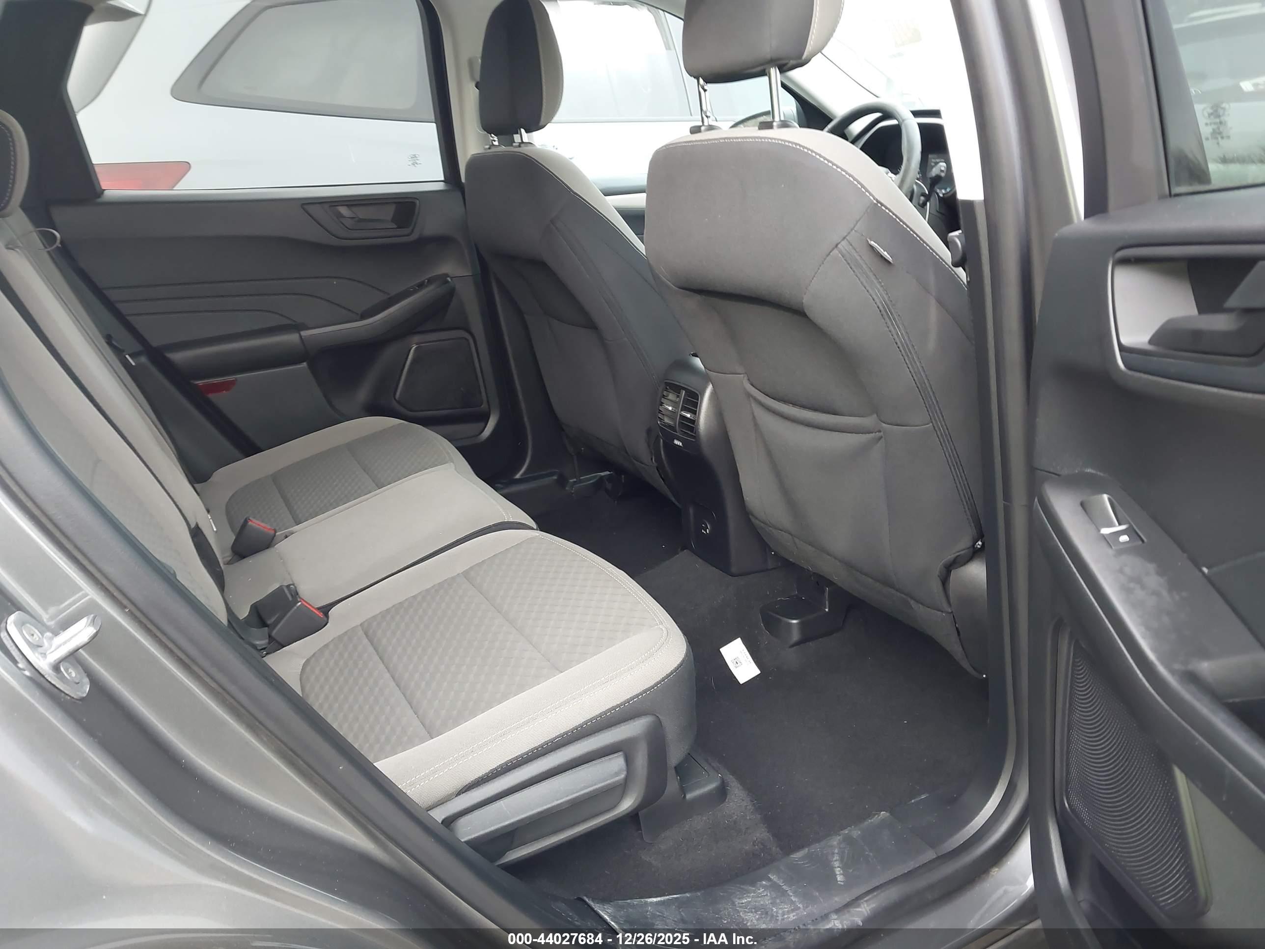 FORD ESCAPE image 8