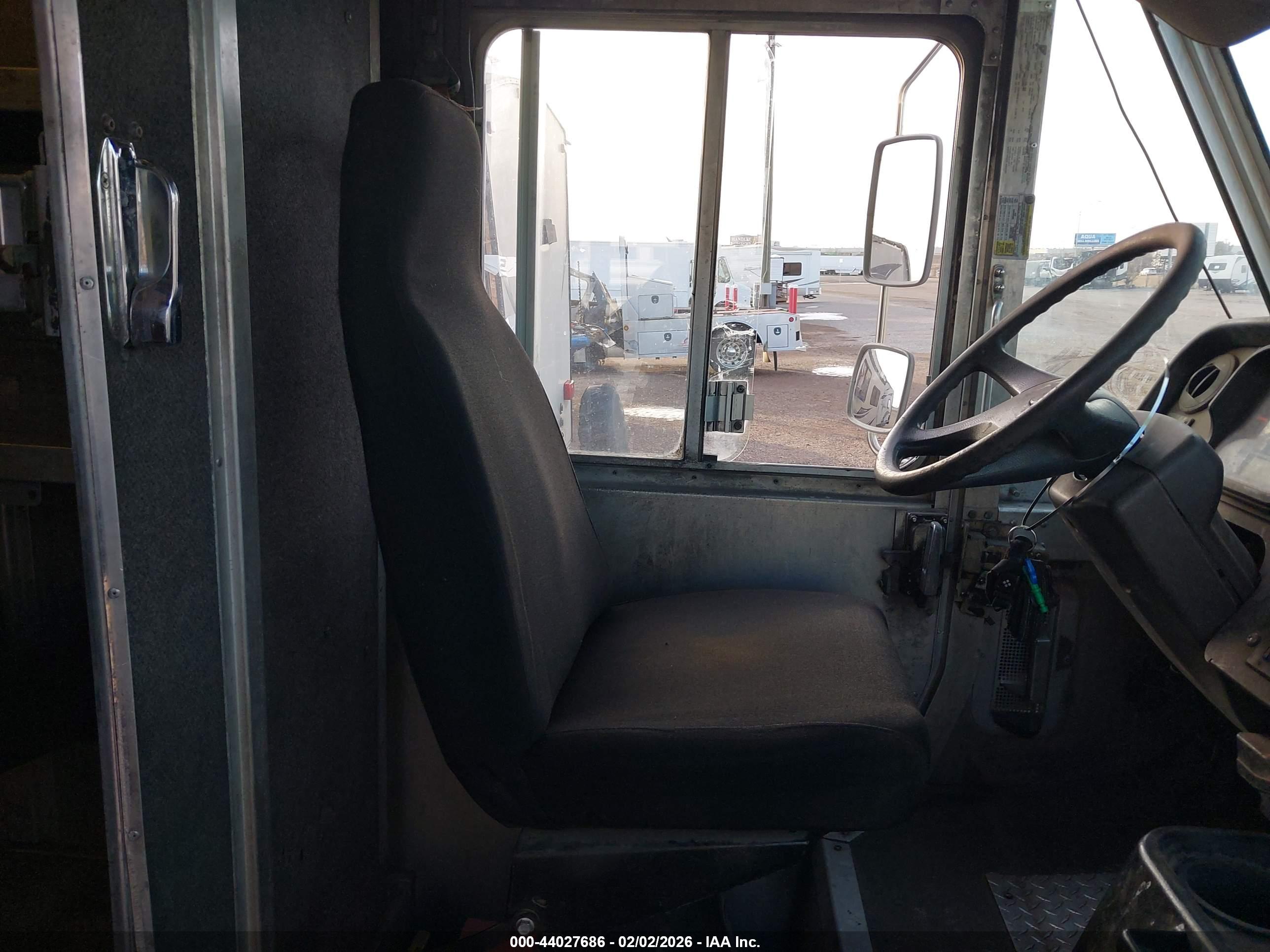 FREIGHTLINER CHASSIS image 7