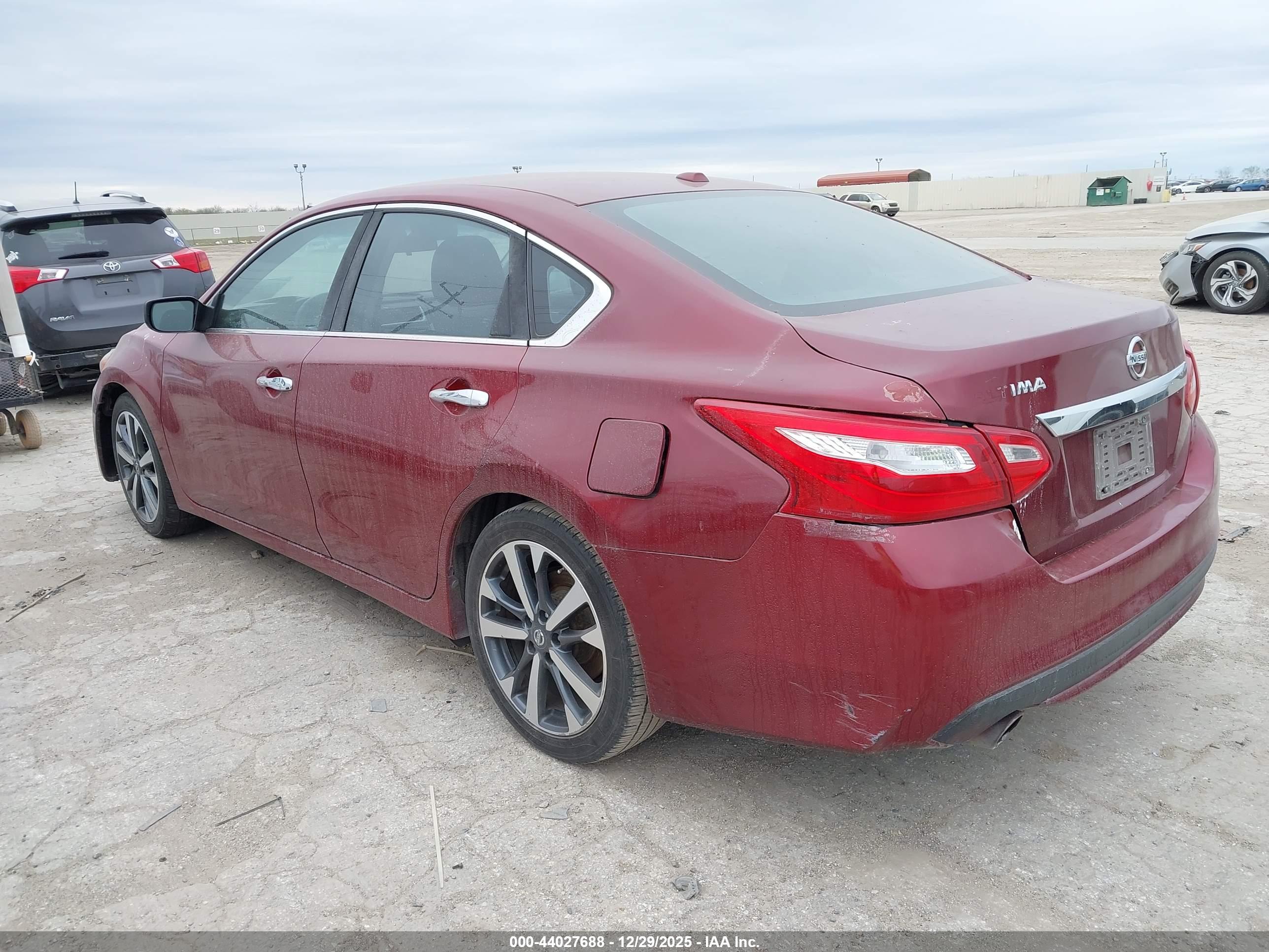 NISSAN ALTIMA image 3