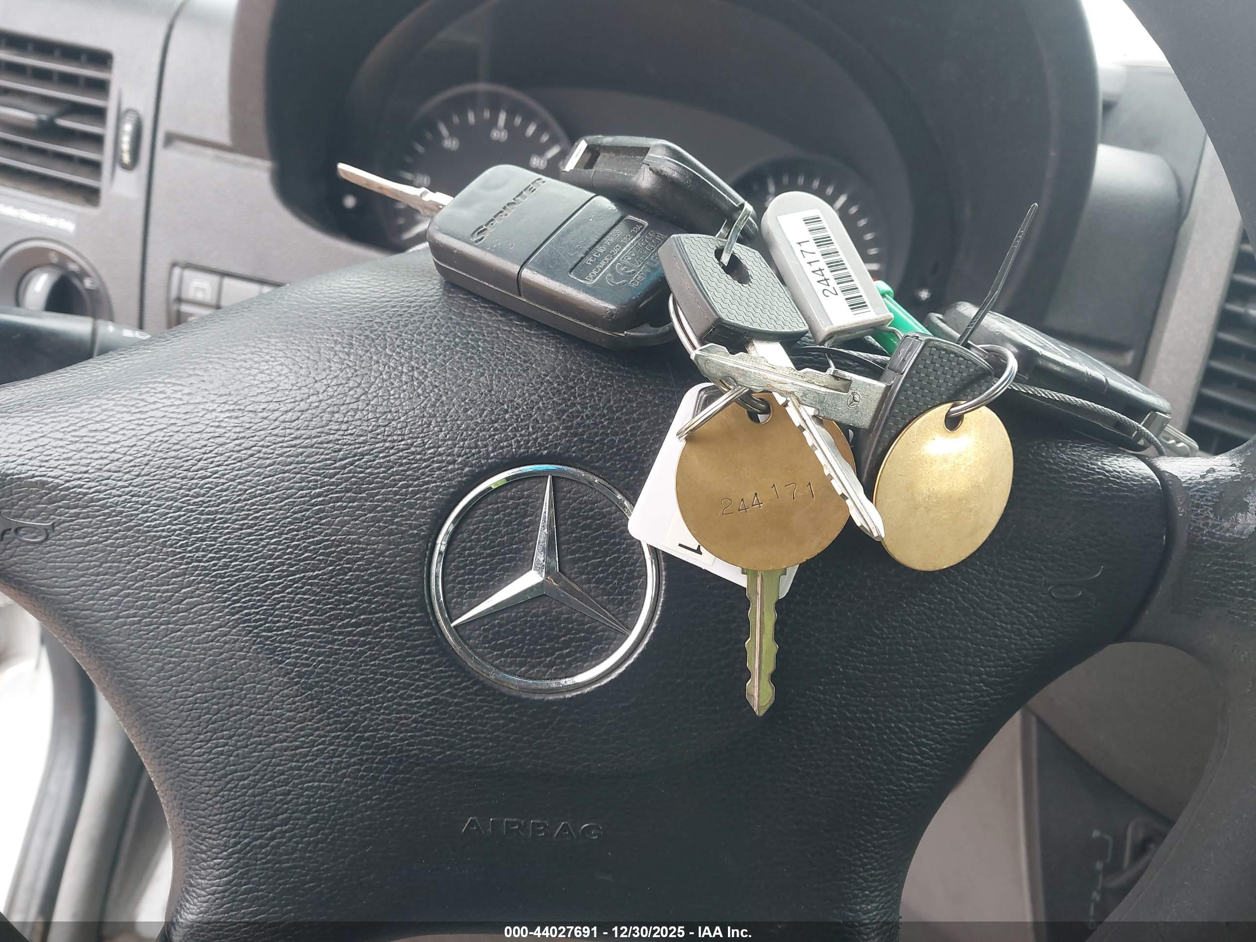 MERCEDES-BENZ SPRINTER image 11