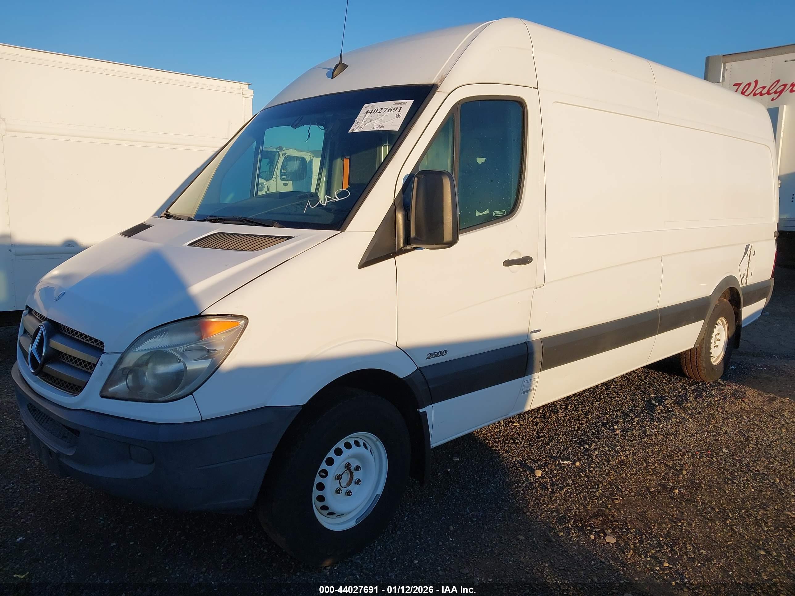 MERCEDES-BENZ SPRINTER image 2