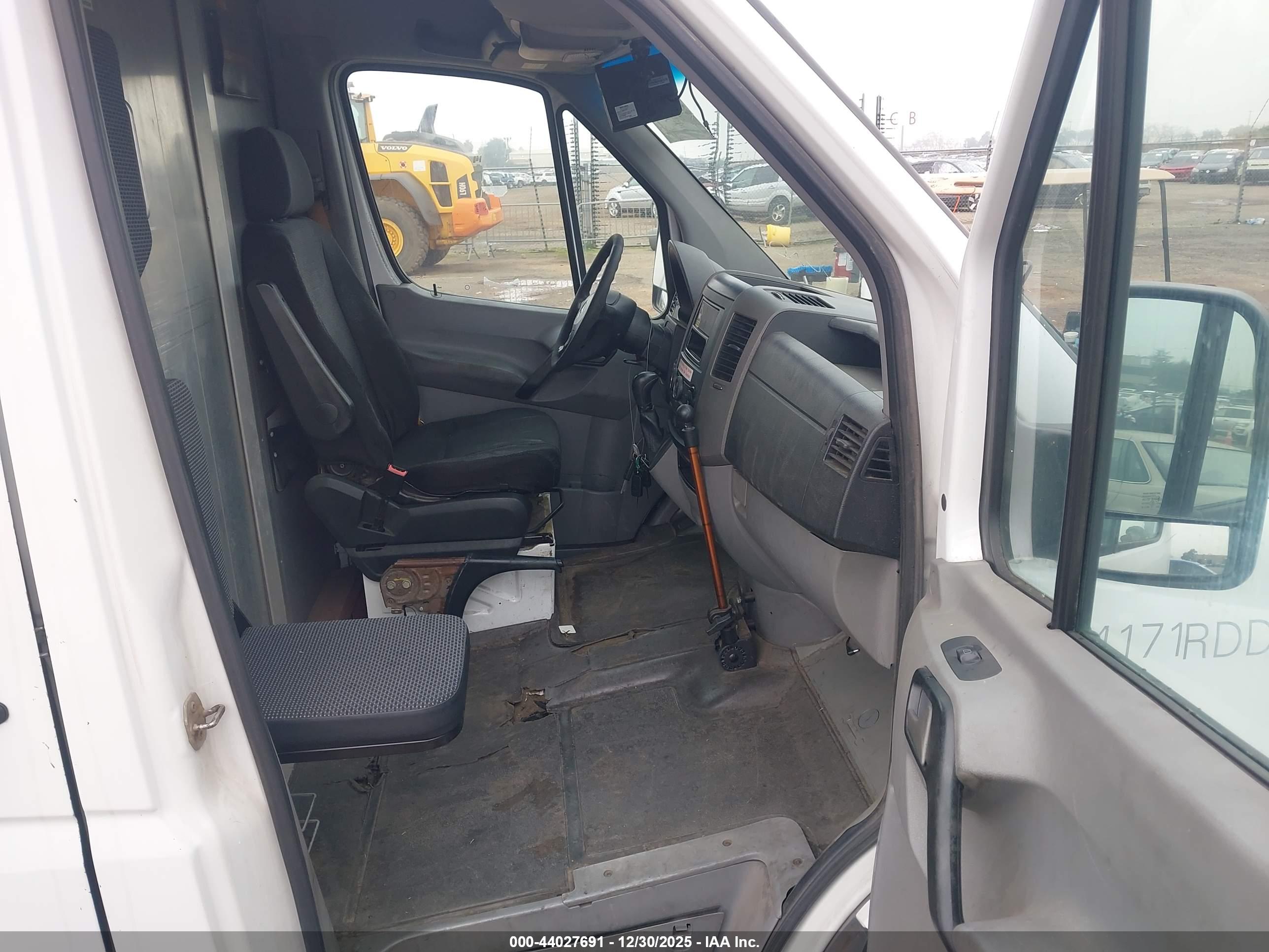 MERCEDES-BENZ SPRINTER image 5