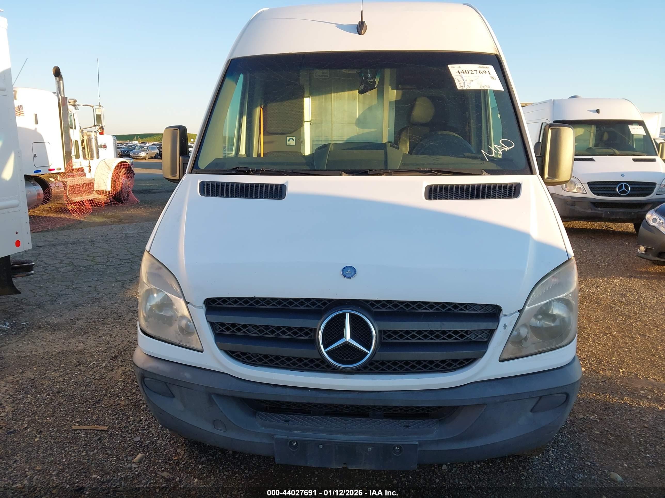 MERCEDES-BENZ SPRINTER image 6