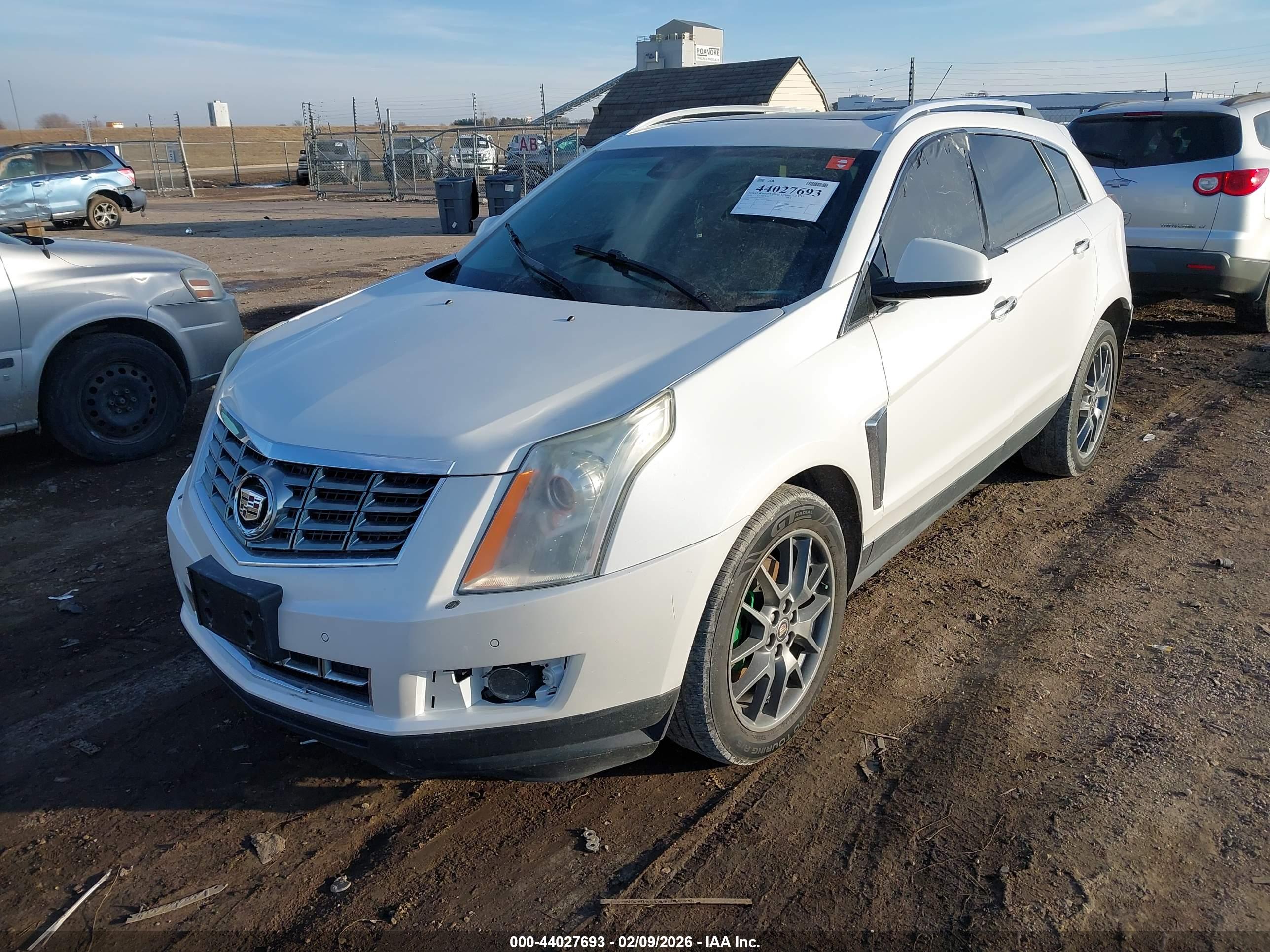 CADILLAC SRX image 2