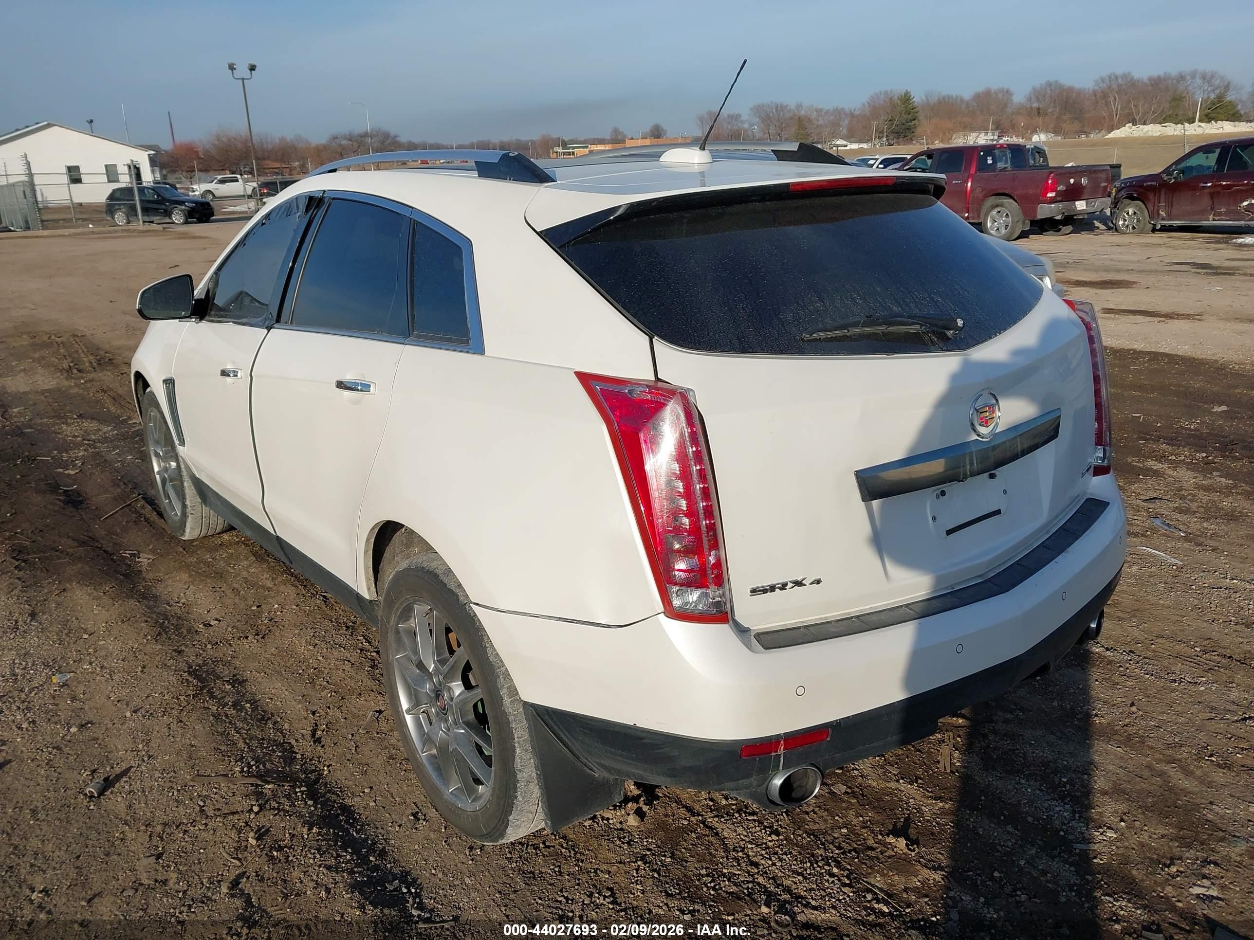 CADILLAC SRX image 3