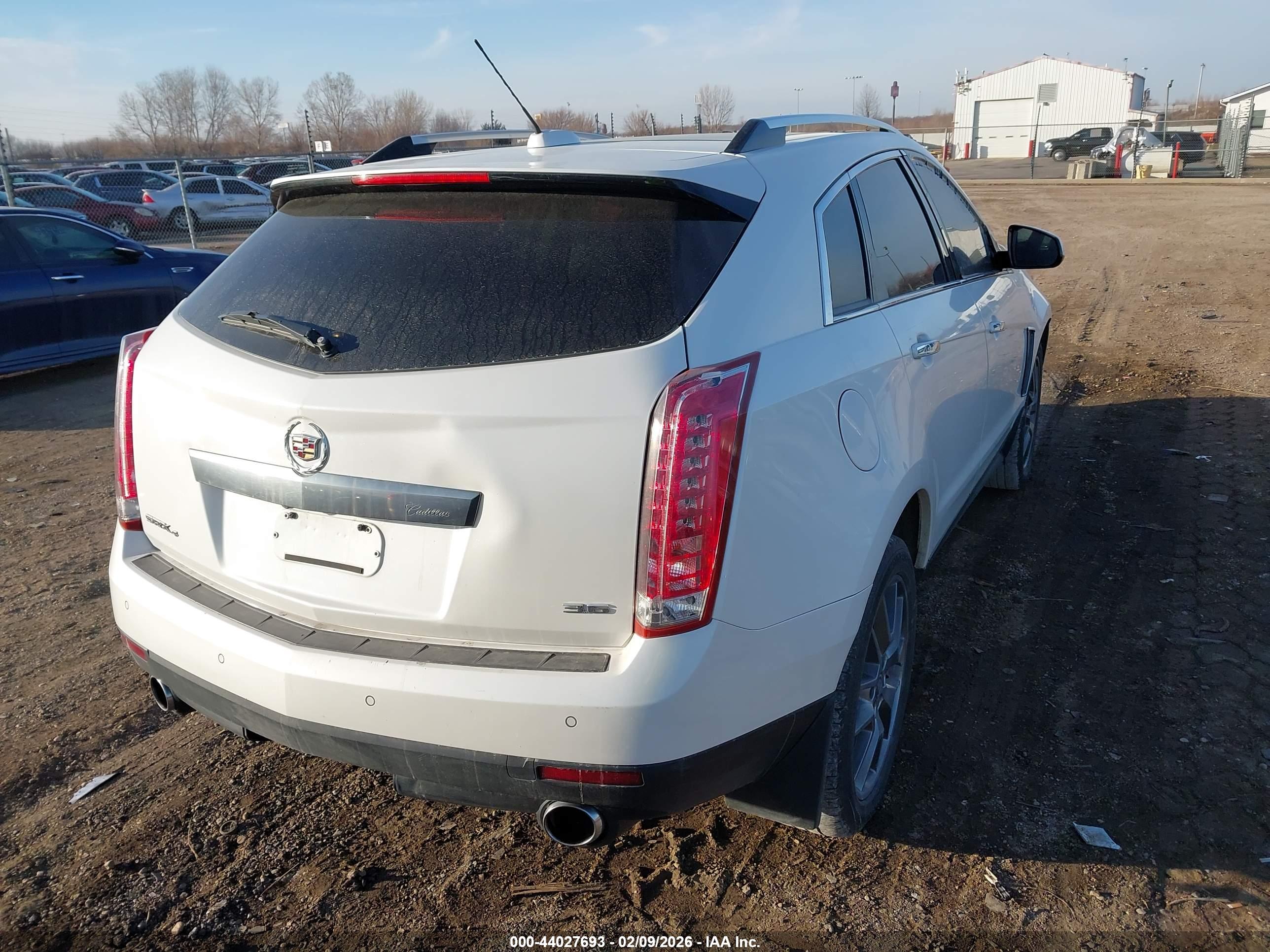 CADILLAC SRX image 4