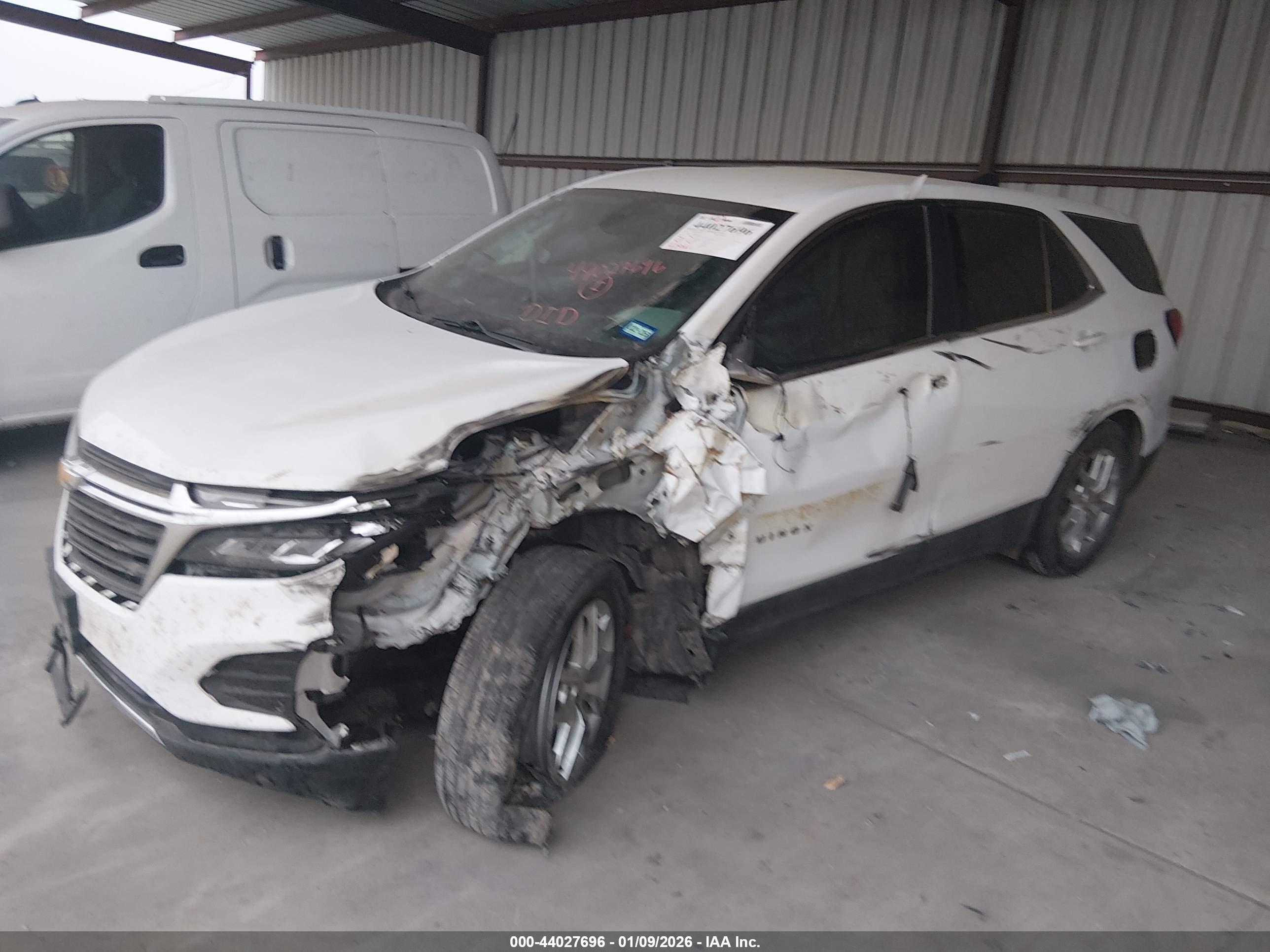 CHEVROLET EQUINOX image 2