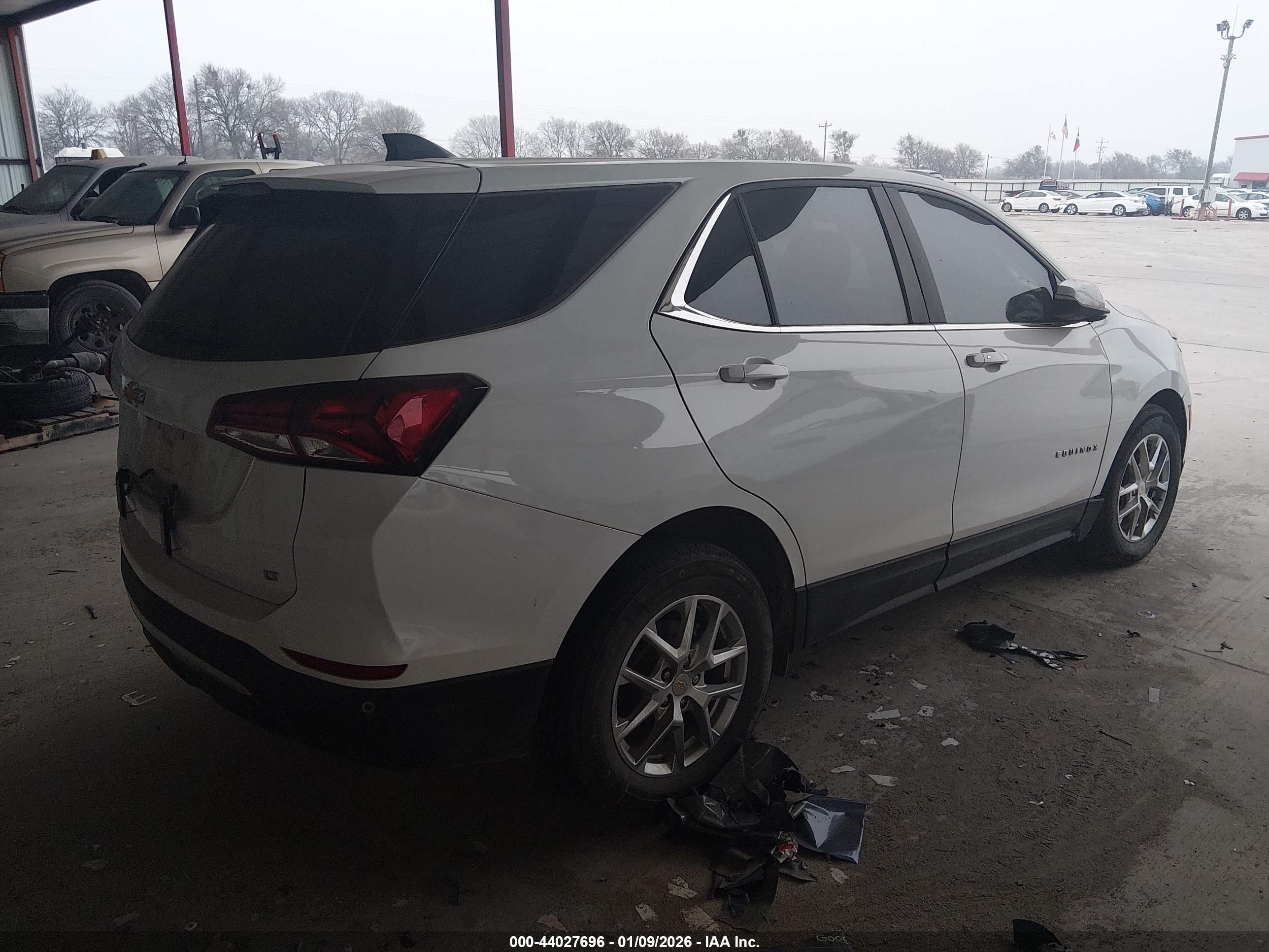 CHEVROLET EQUINOX image 4