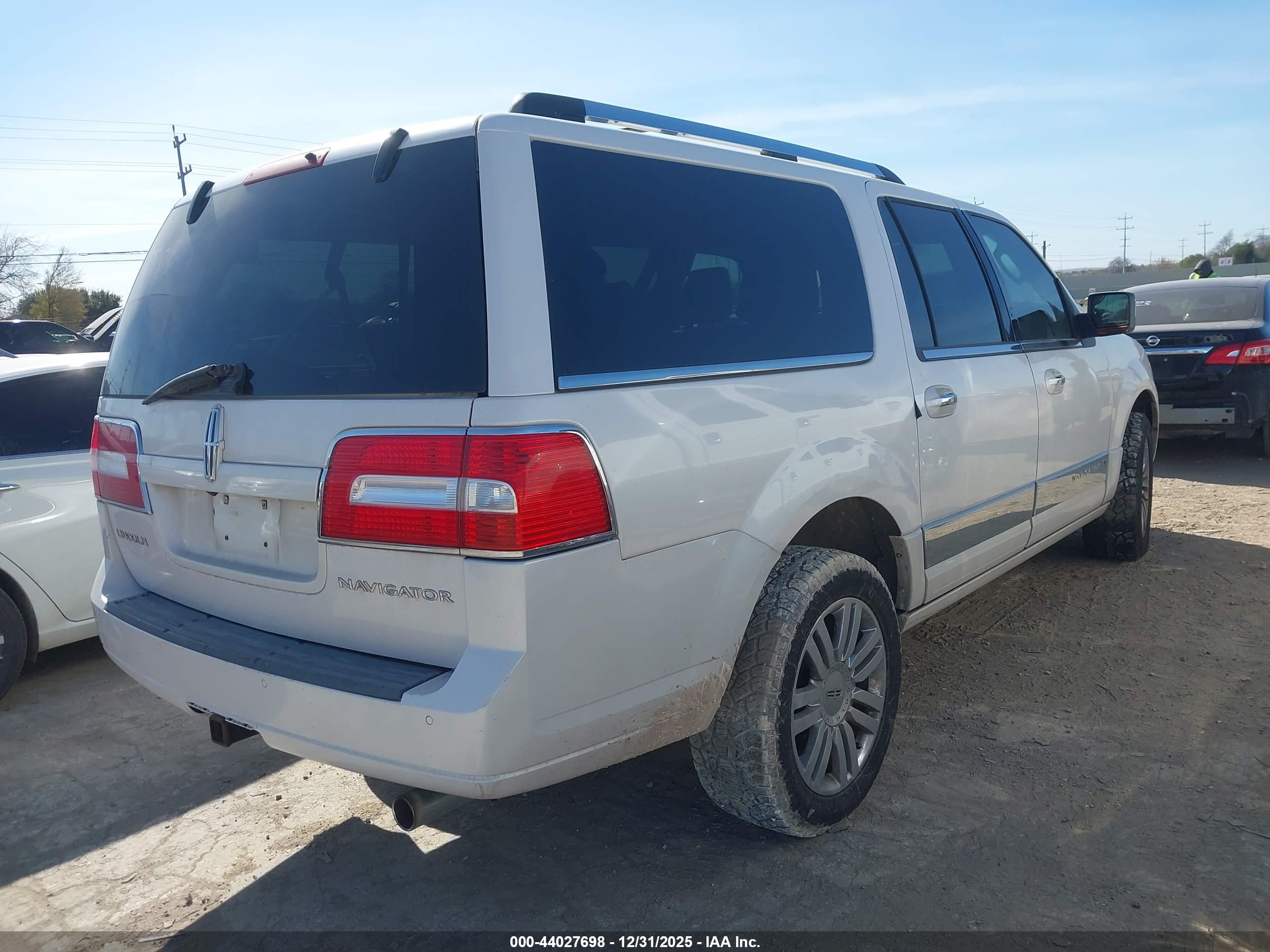 LINCOLN NAVIGATOR image 4