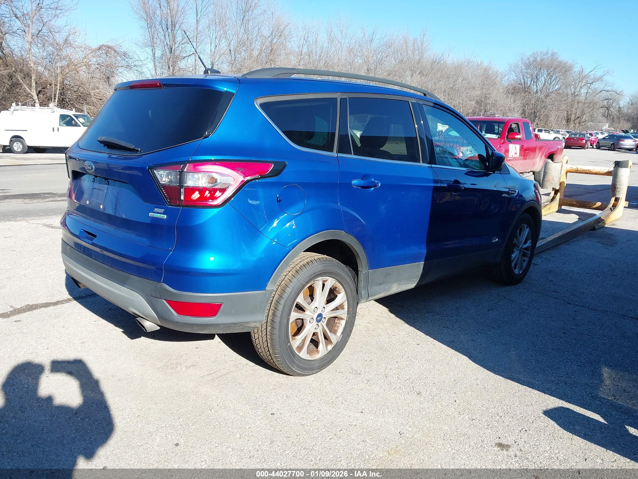 FORD ESCAPE image 4