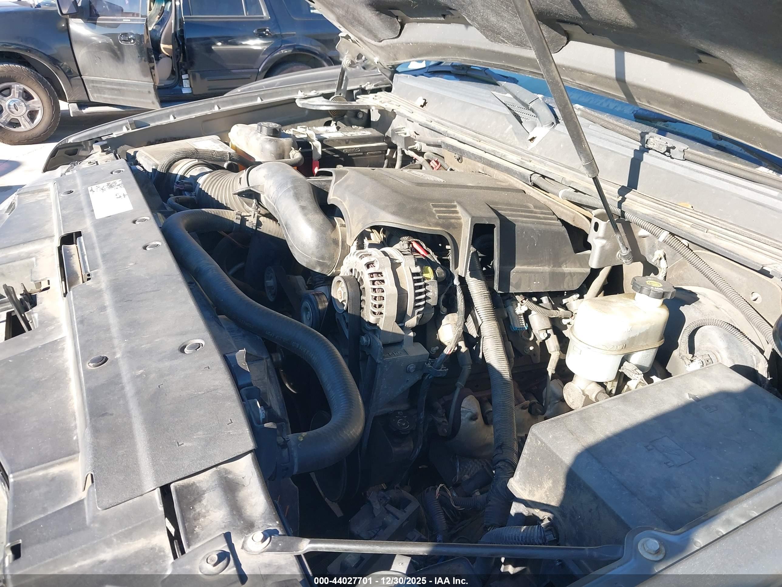CHEVROLET SUBURBAN image 10