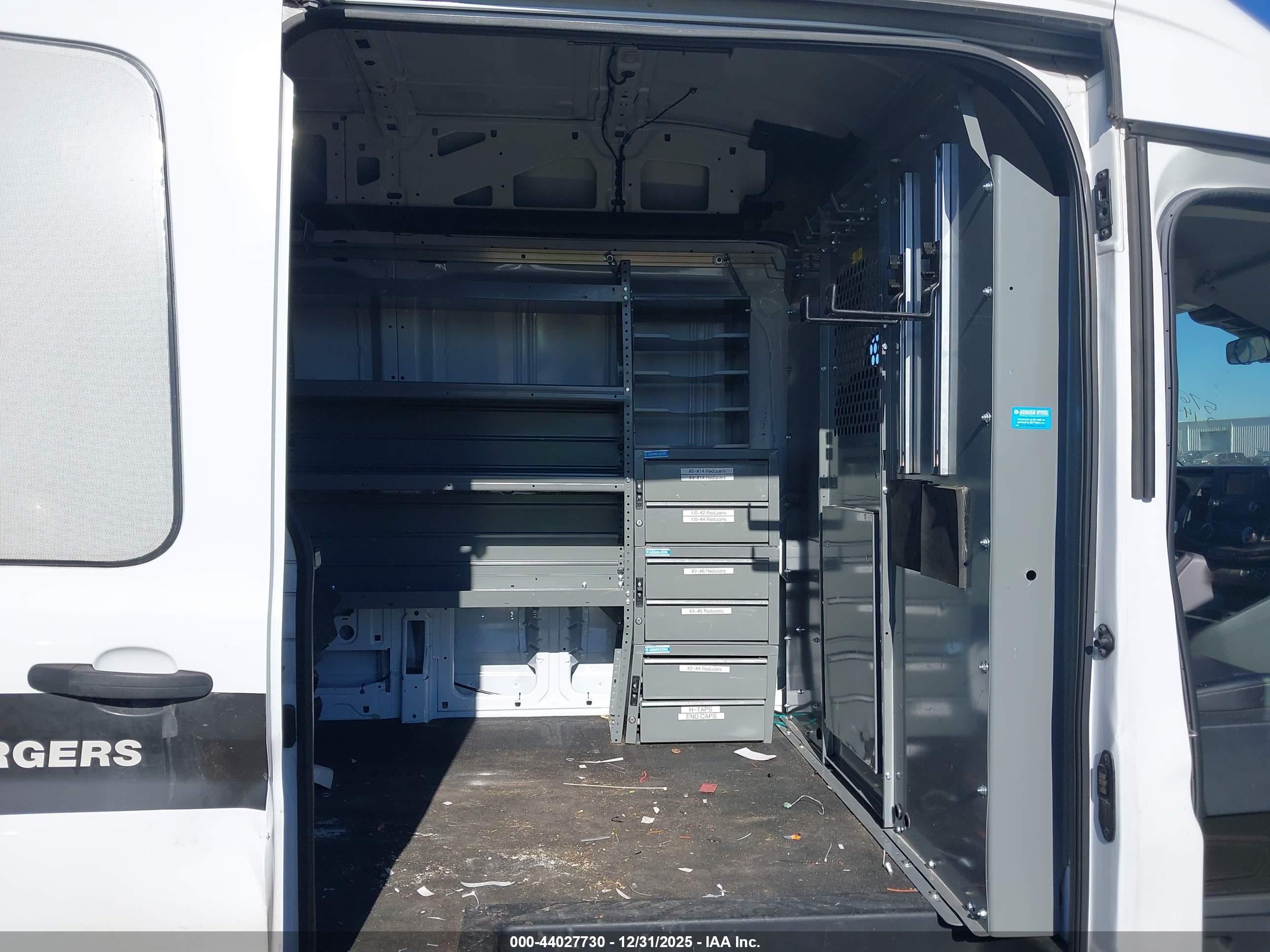 FORD TRANSIT-250 image 8