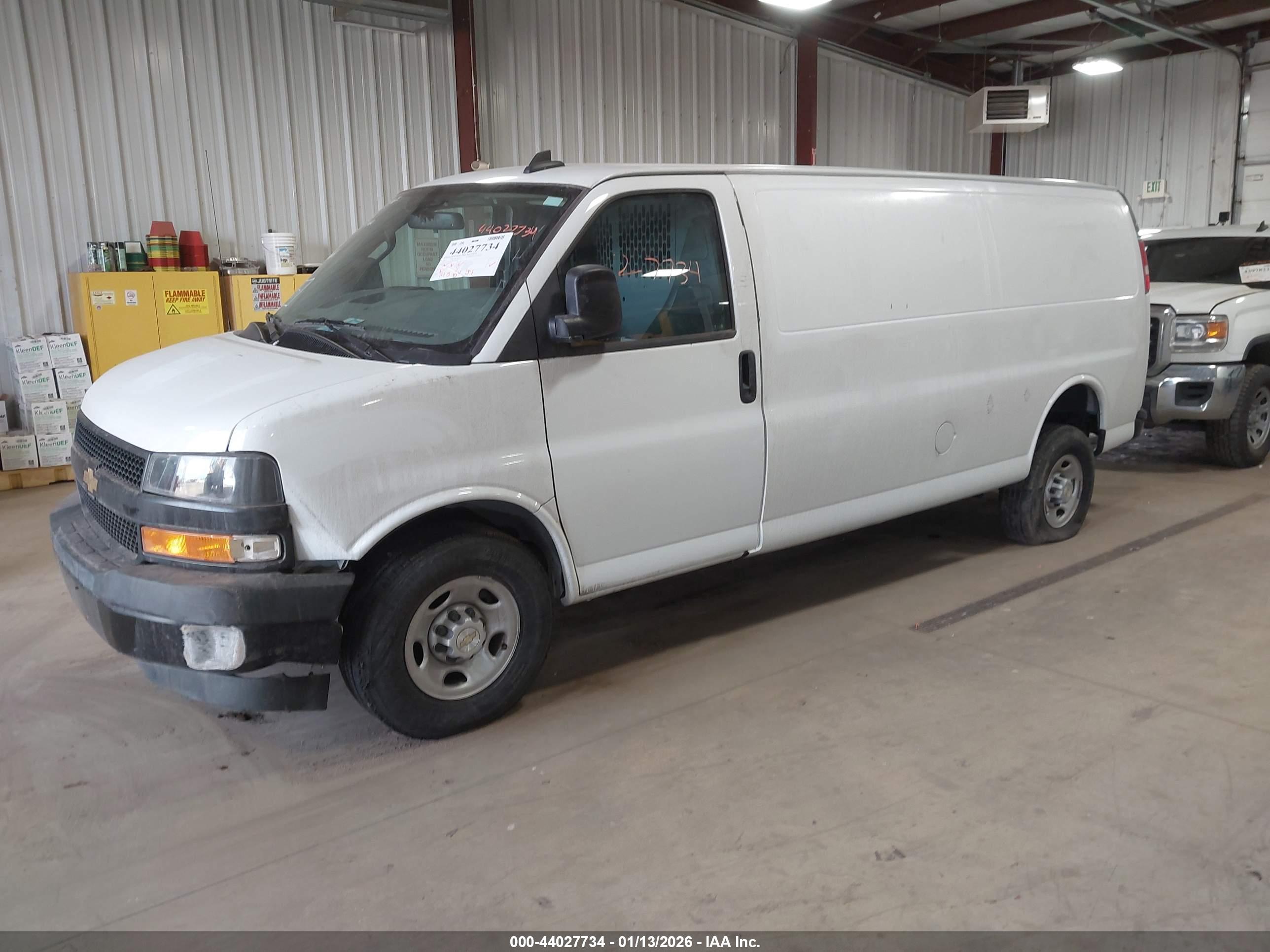 CHEVROLET EXPRESS image 2