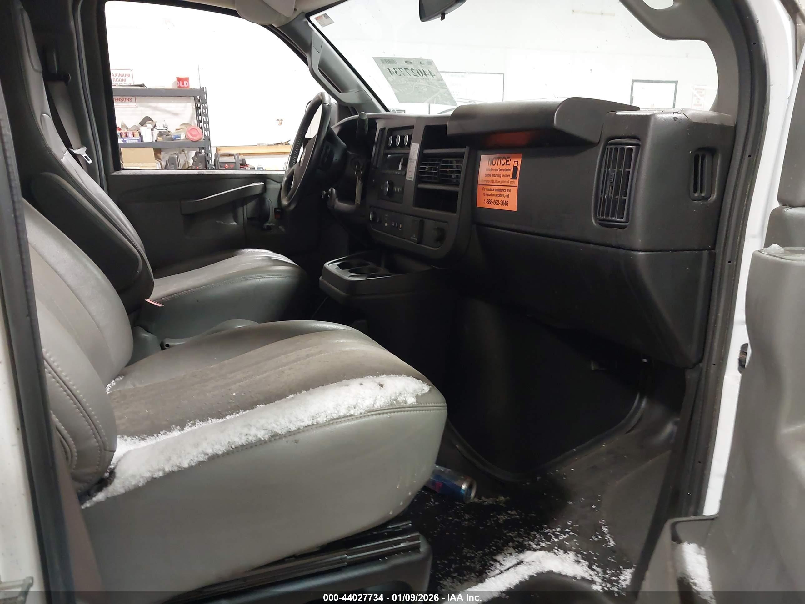 CHEVROLET EXPRESS image 5