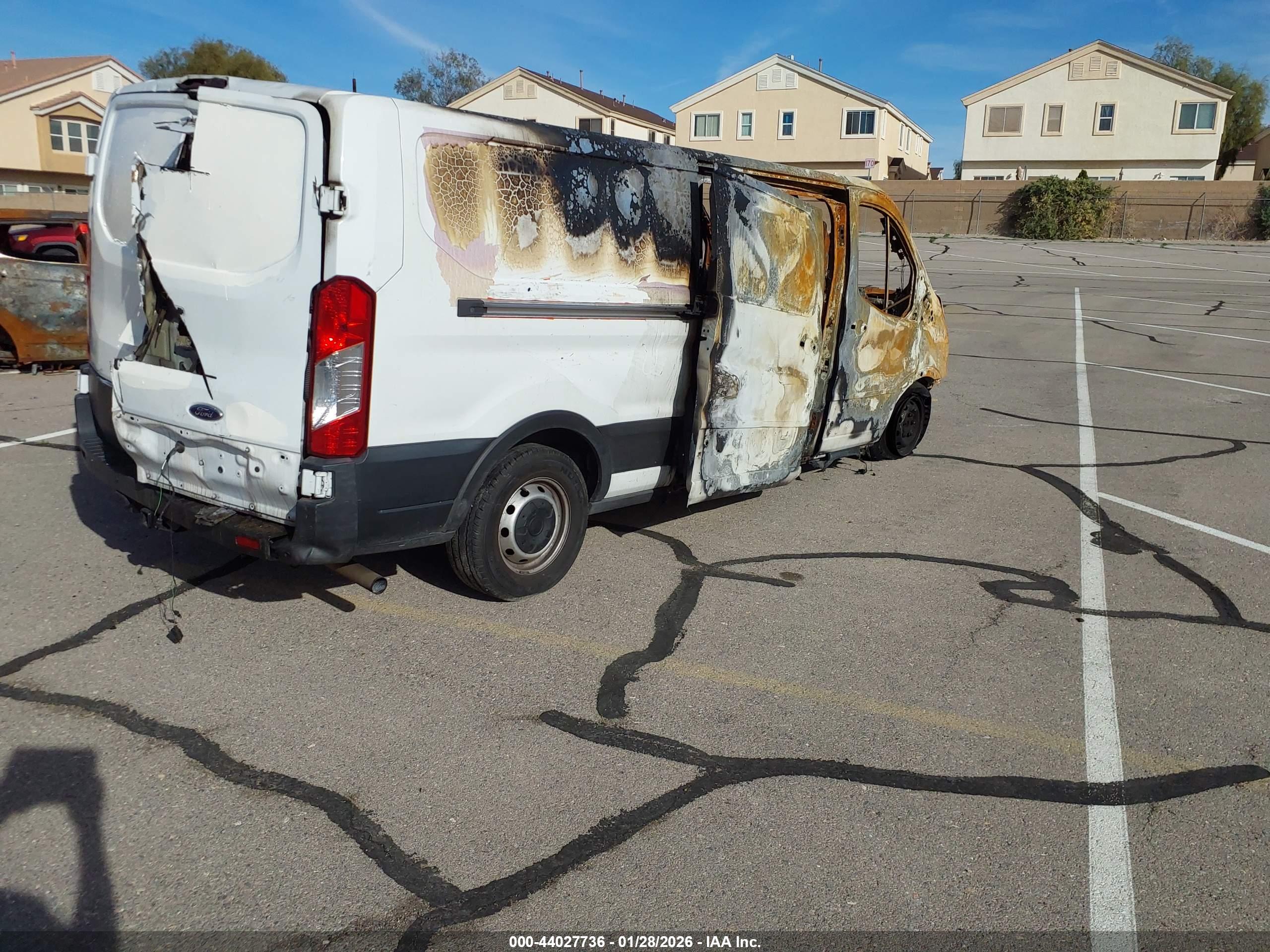 FORD TRANSIT-250 image 4