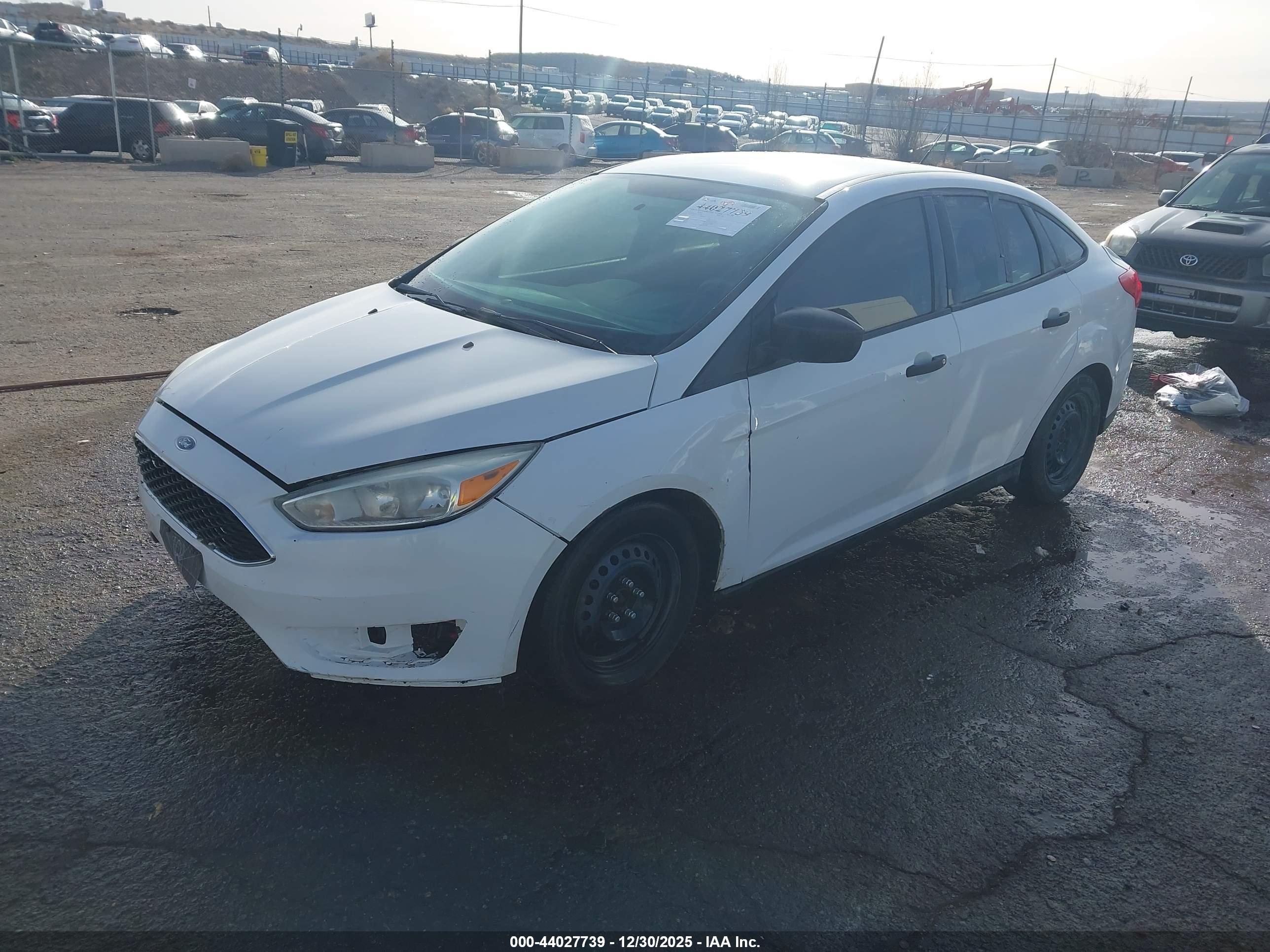 FORD FOCUS image 2